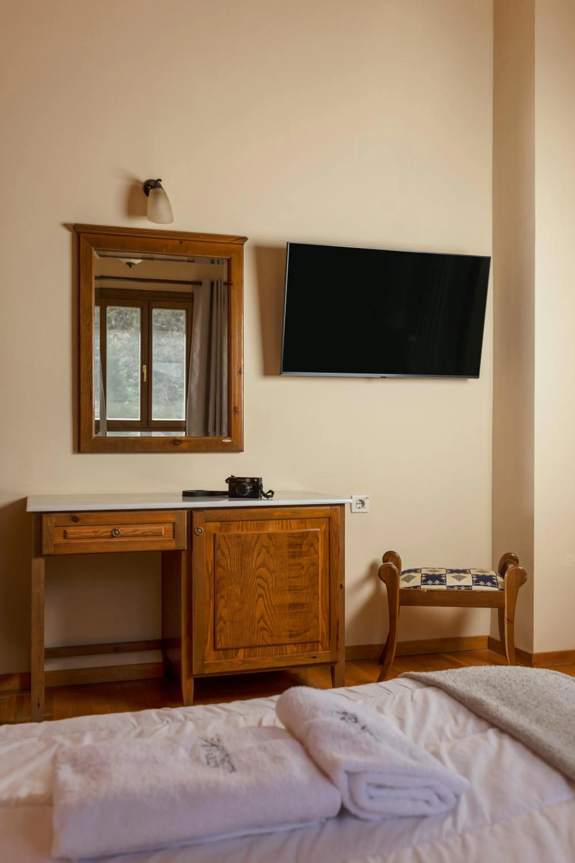 furniture, Bed in Ktima Alonaki