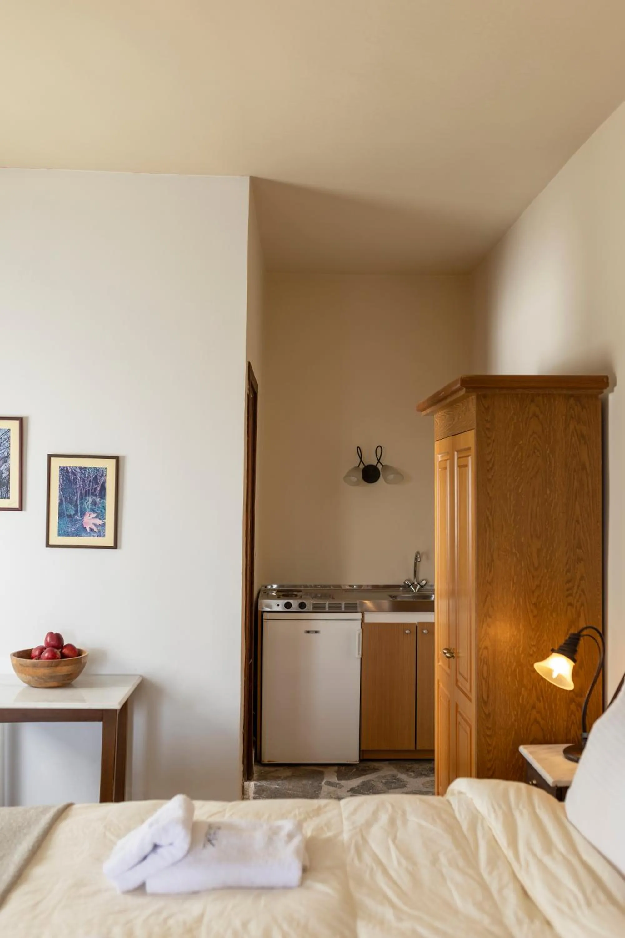 Kitchen or kitchenette, Bed in Ktima Alonaki