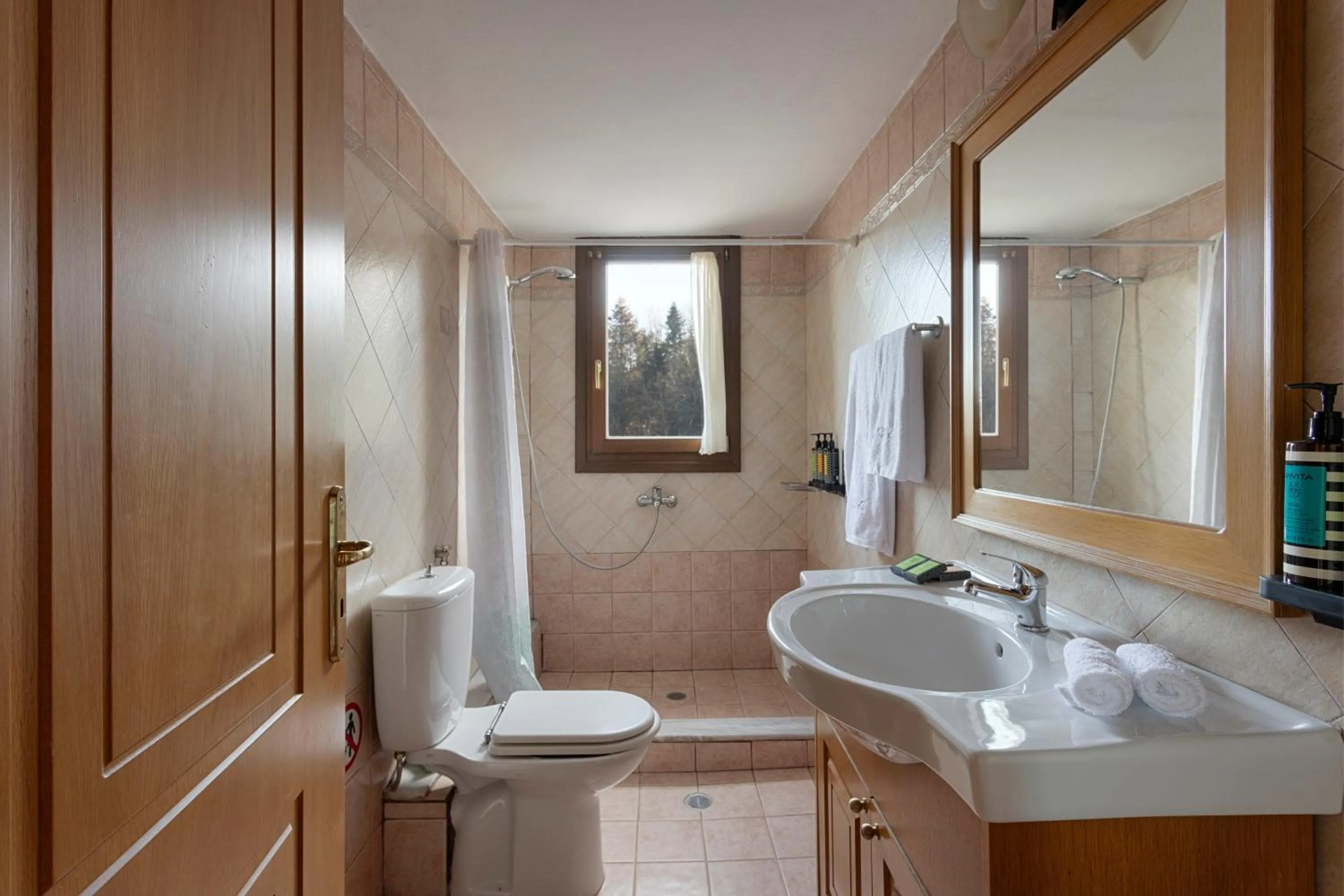 Bathroom in Ktima Alonaki