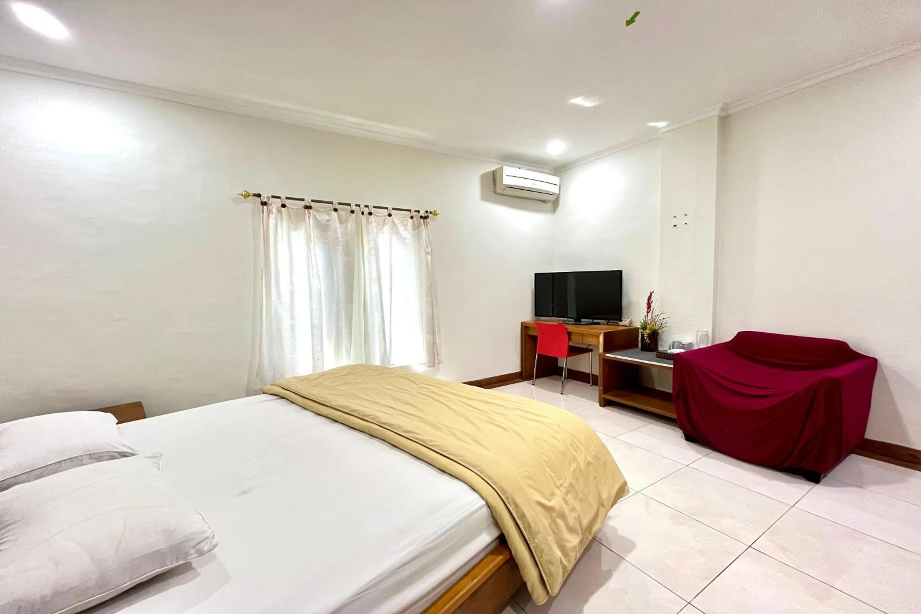 Bed in Maison Hotel Bukittinggi