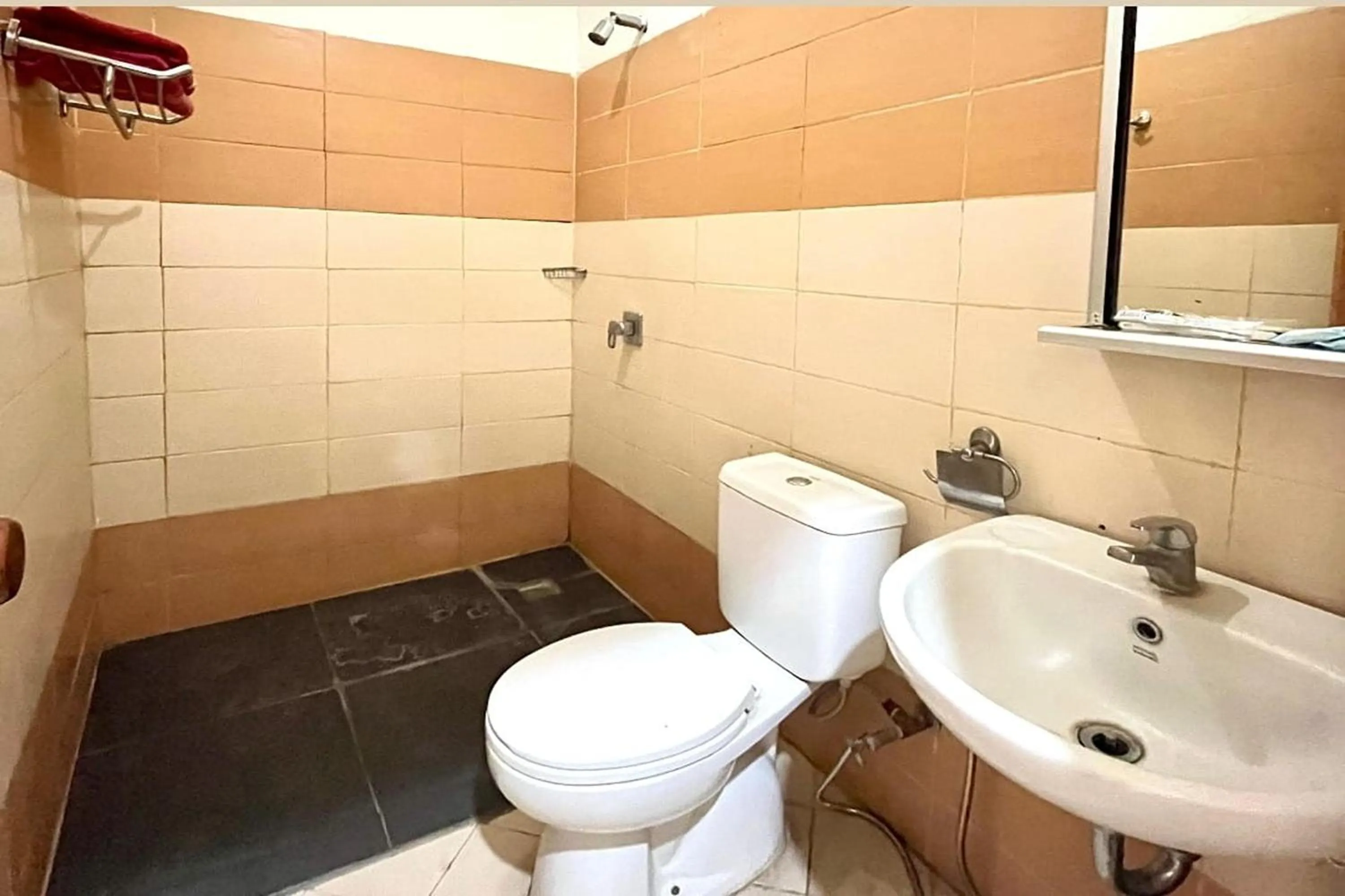 Bathroom in Maison Hotel Bukittinggi