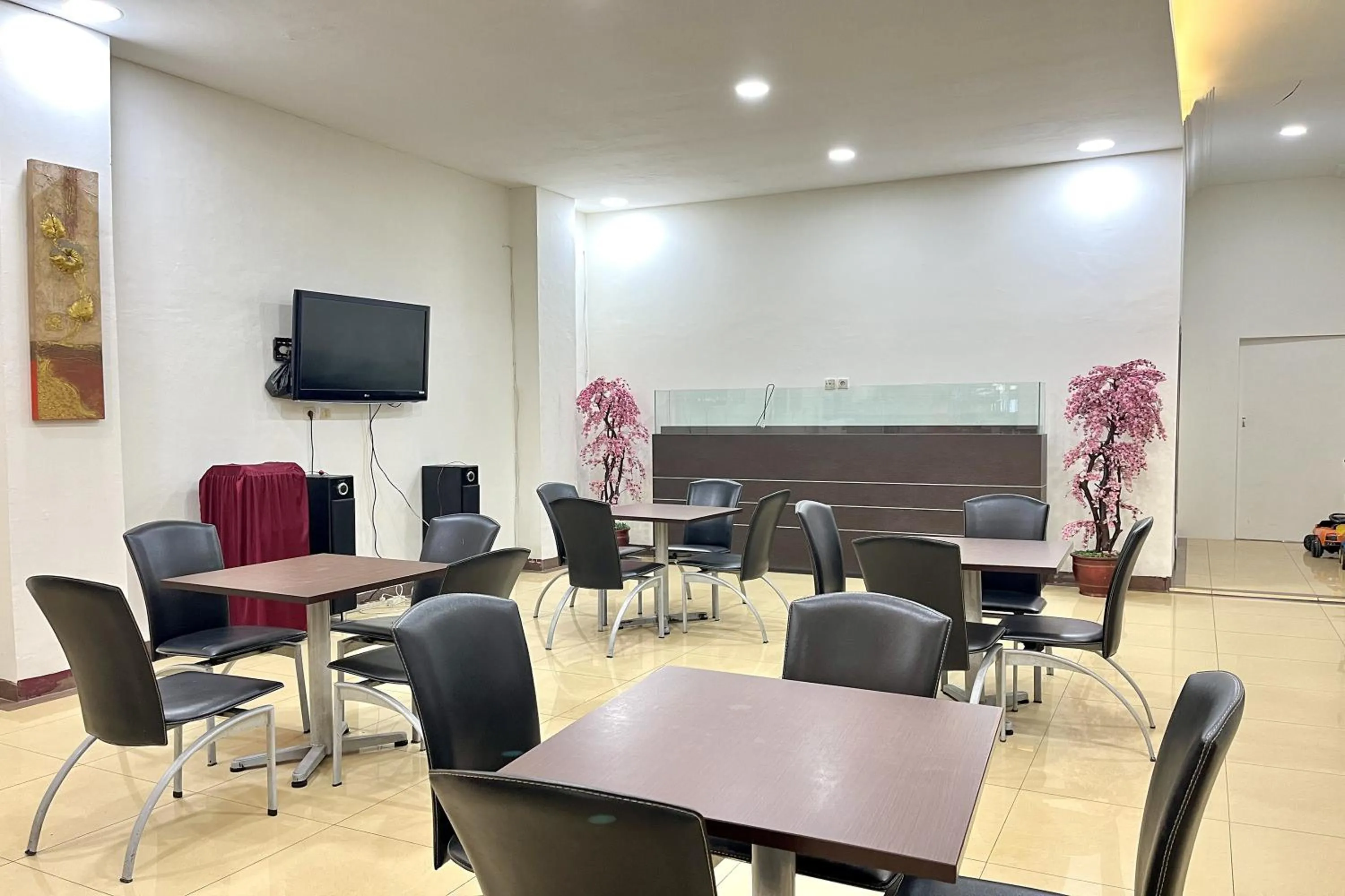 Restaurant/places to eat in Maison Hotel Bukittinggi