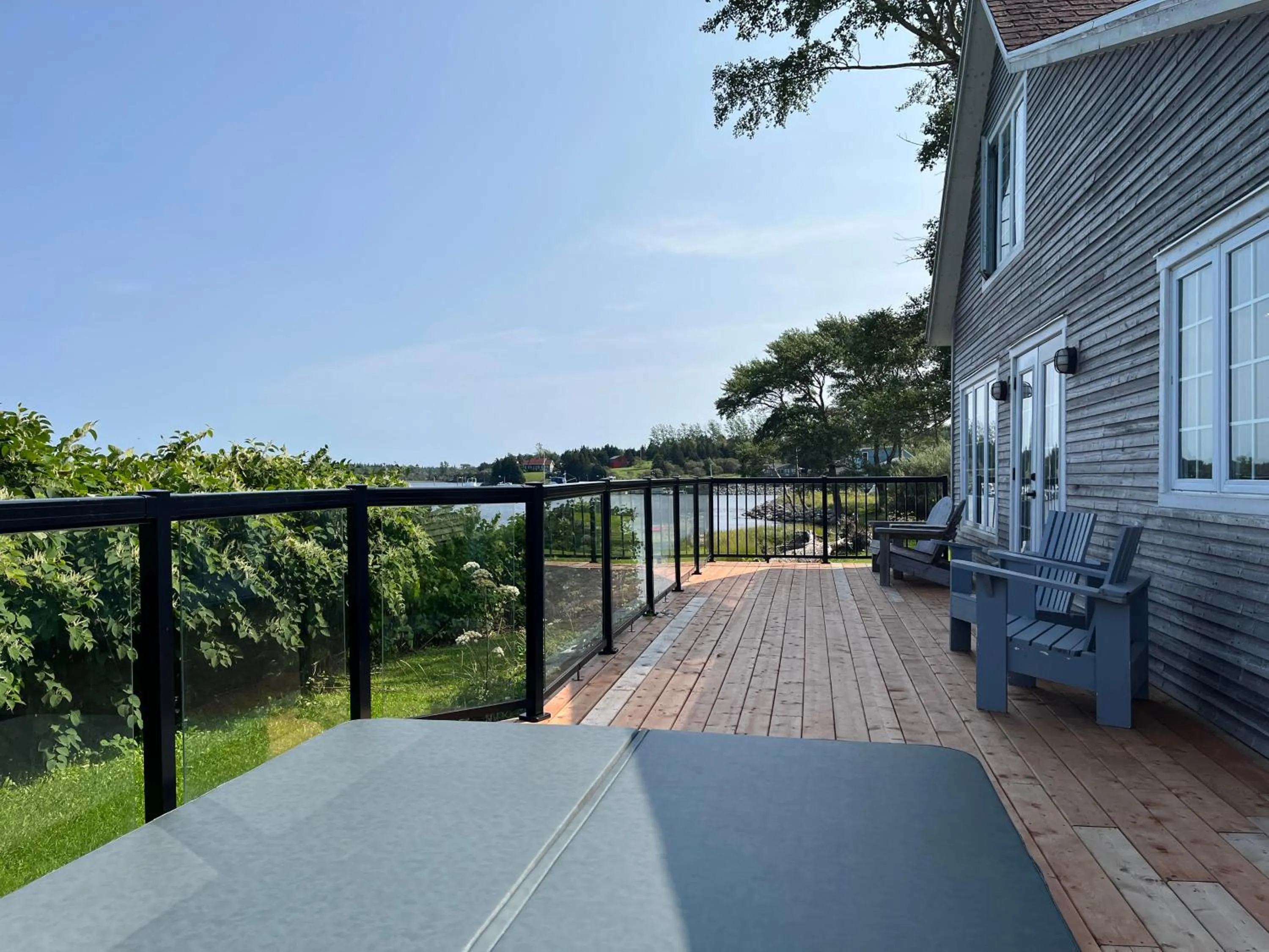 Groundswell Pub & Inn