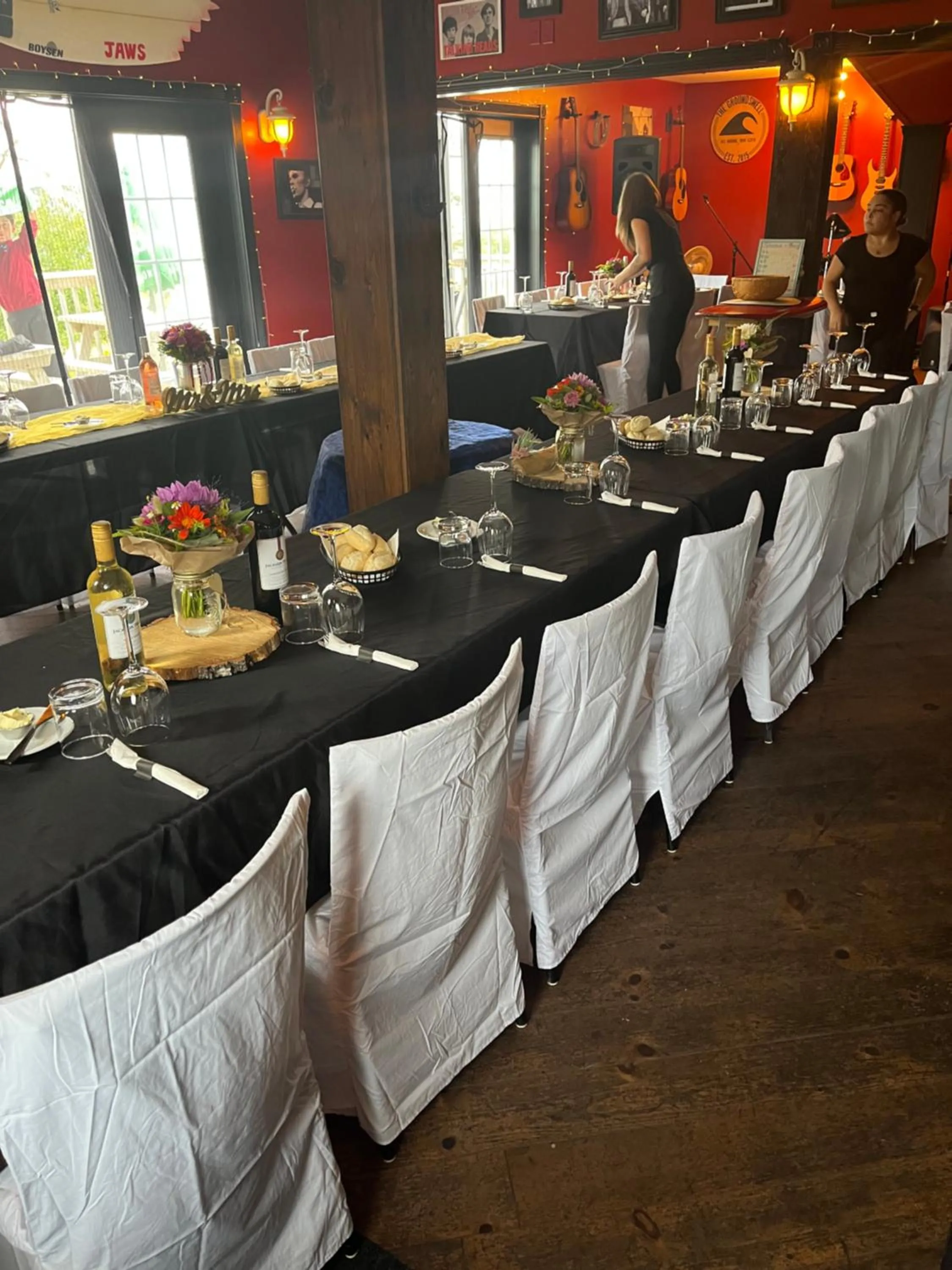 Groundswell Pub & Inn