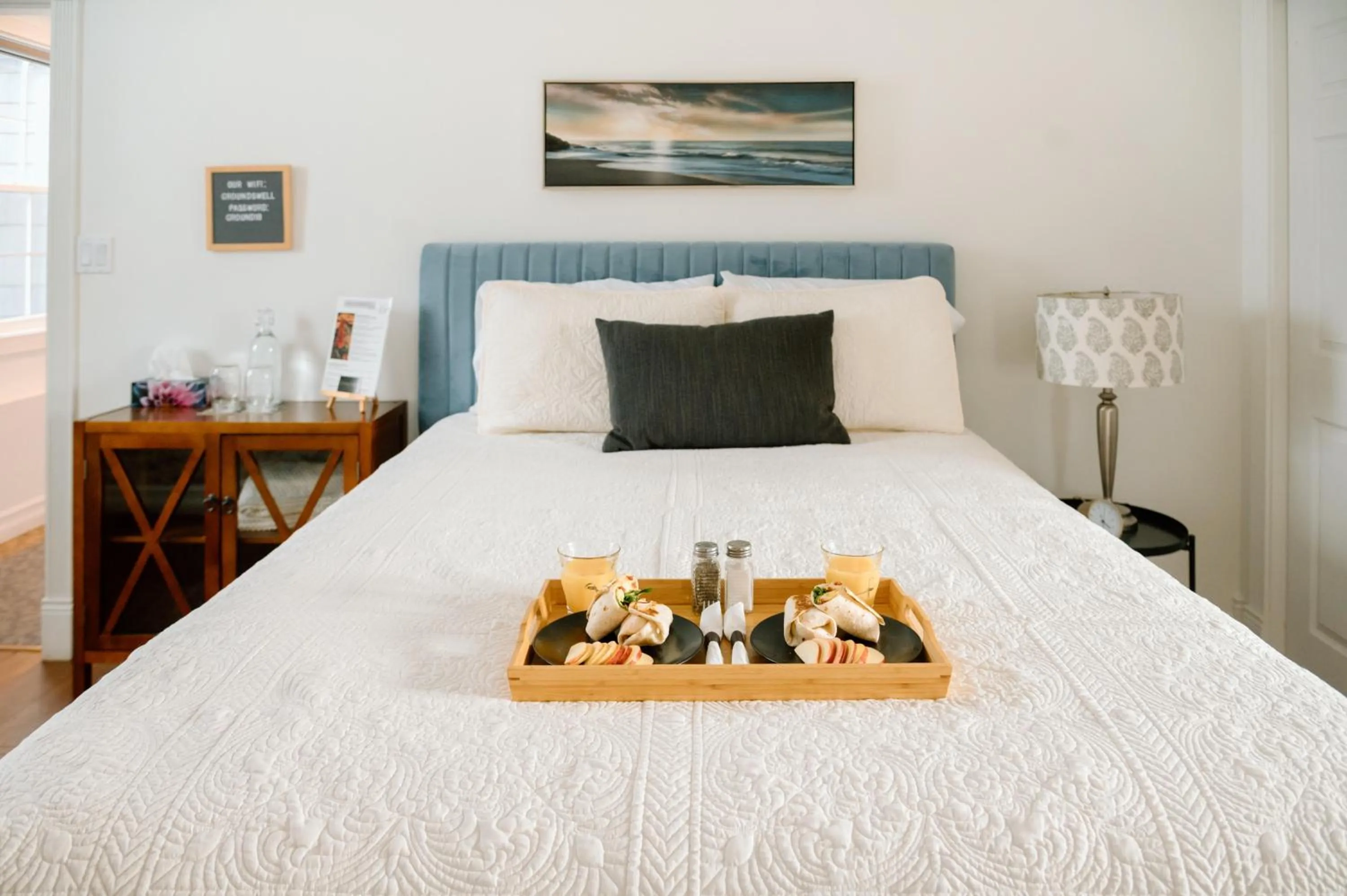 Bed in Groundswell Pub & Inn