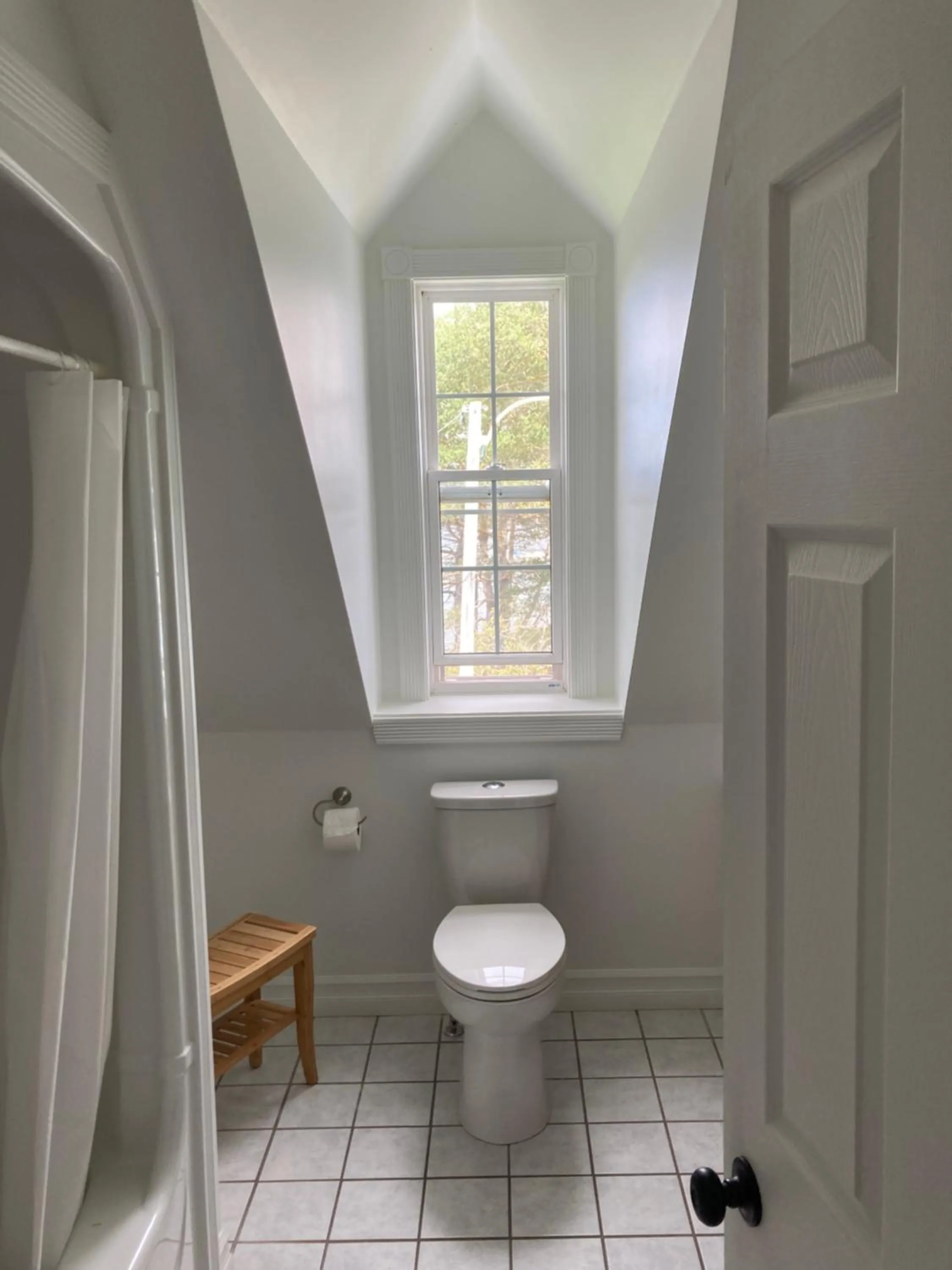 Groundswell Pub & Inn