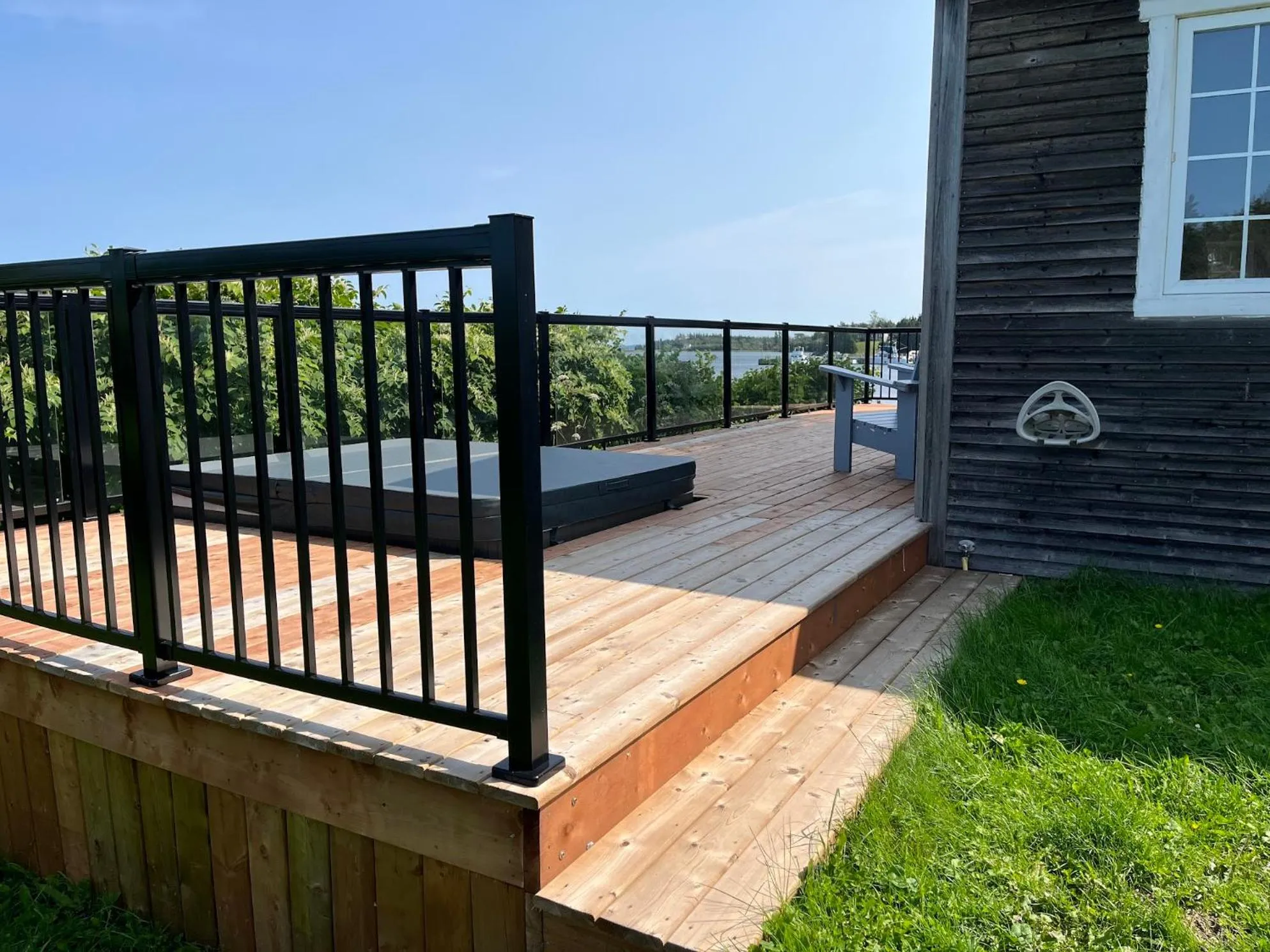 Groundswell Pub & Inn