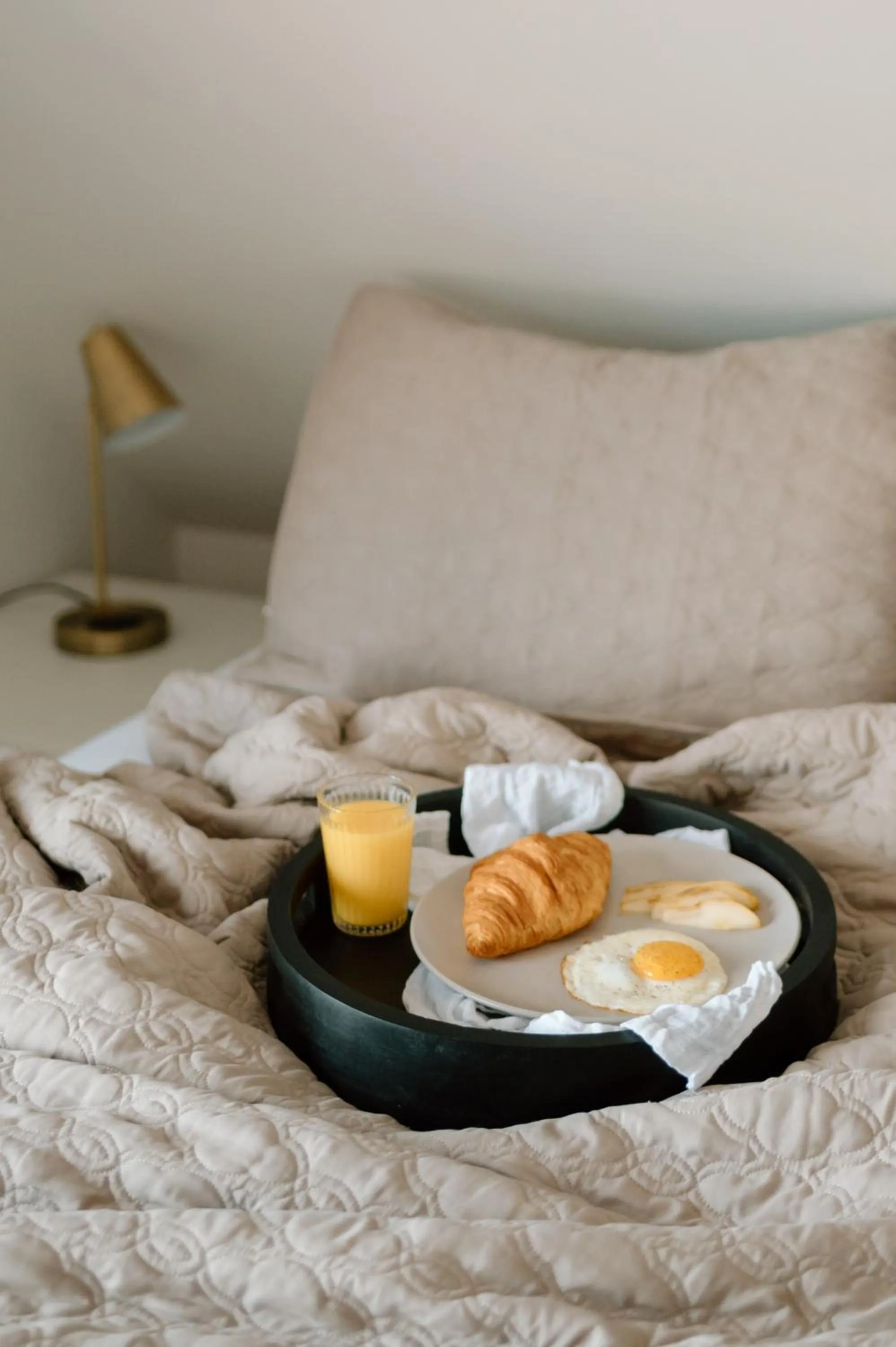 Bed in Groundswell Pub & Inn