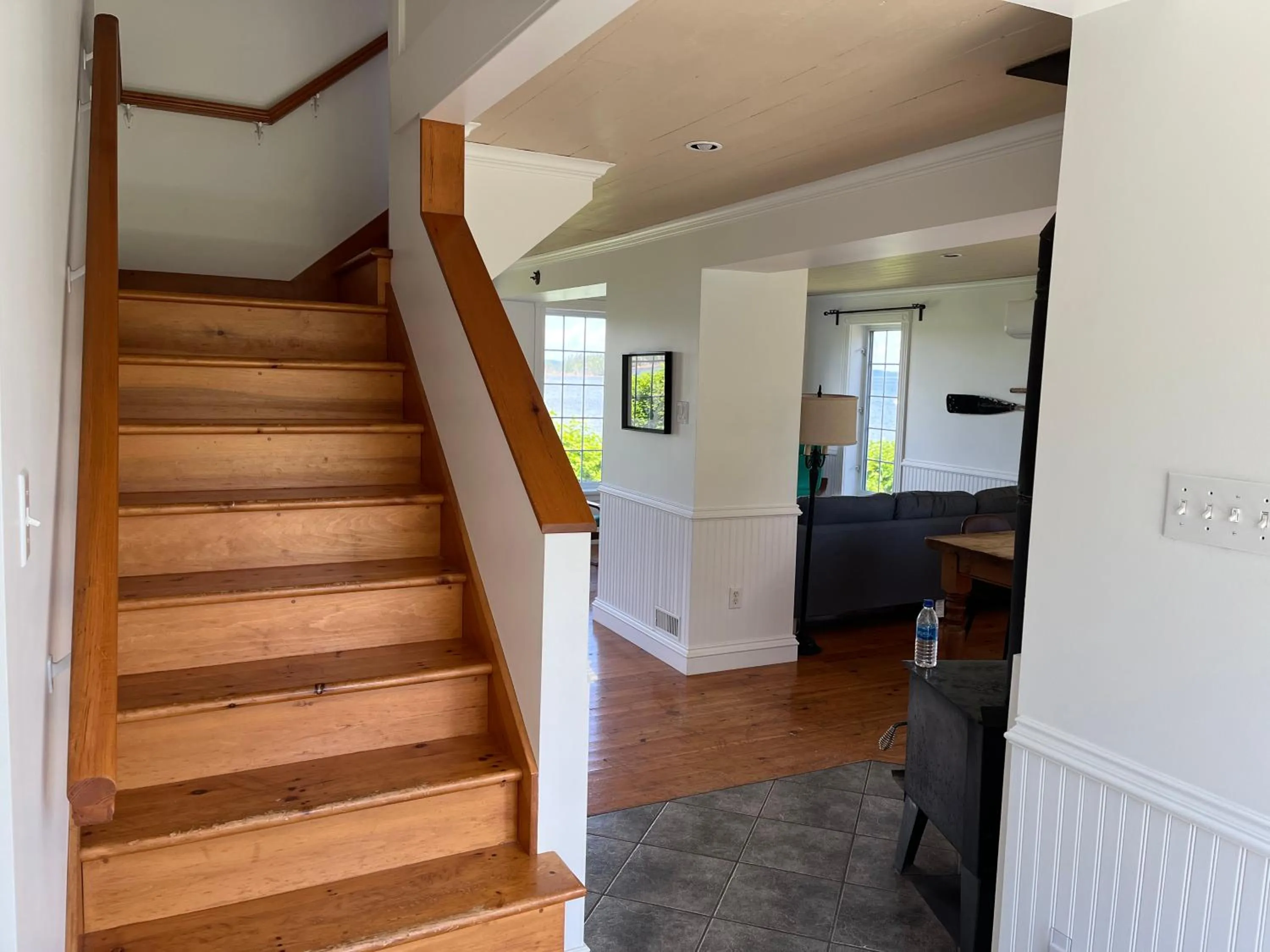 Groundswell Pub & Inn