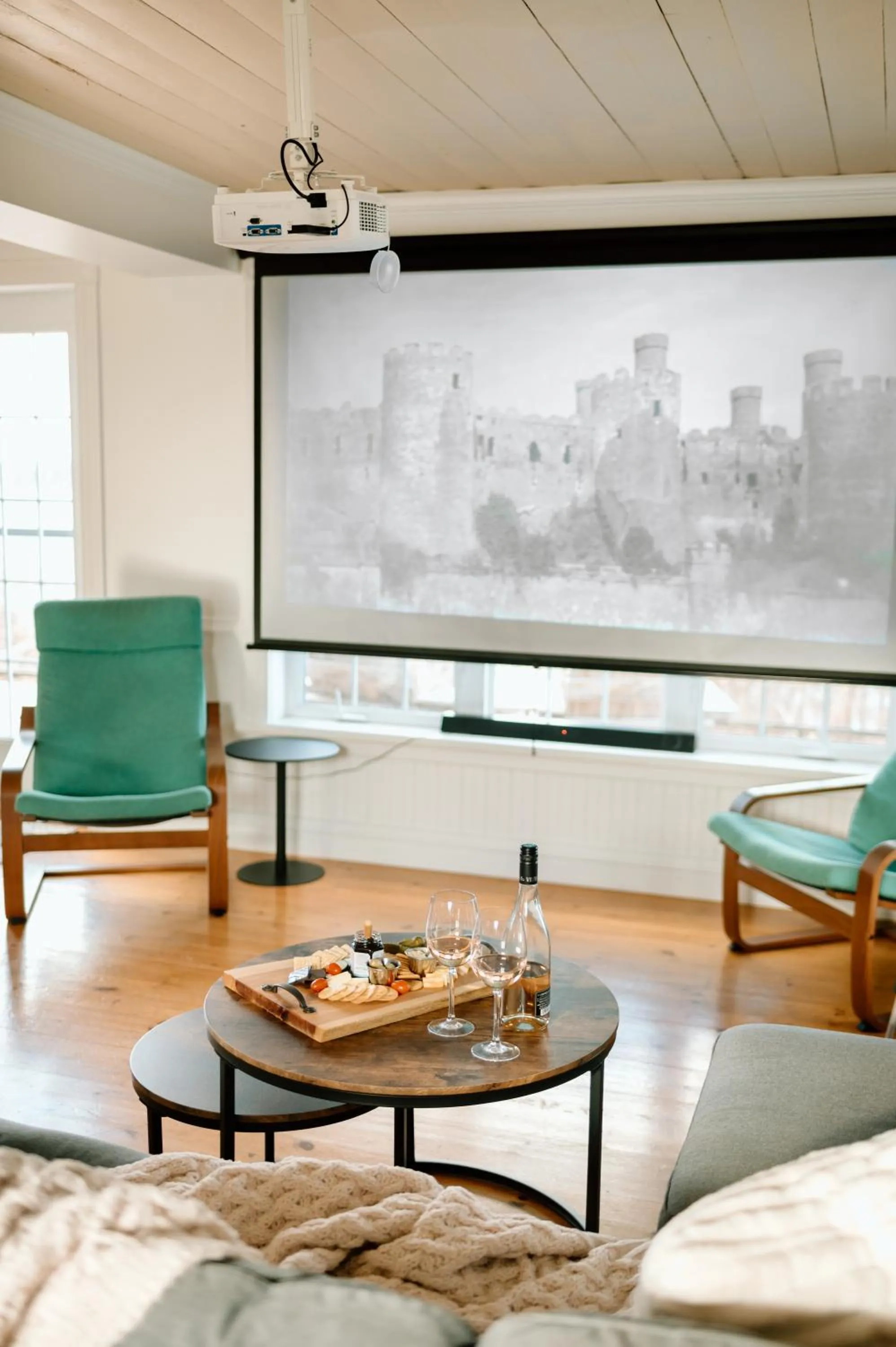 Groundswell Pub & Inn