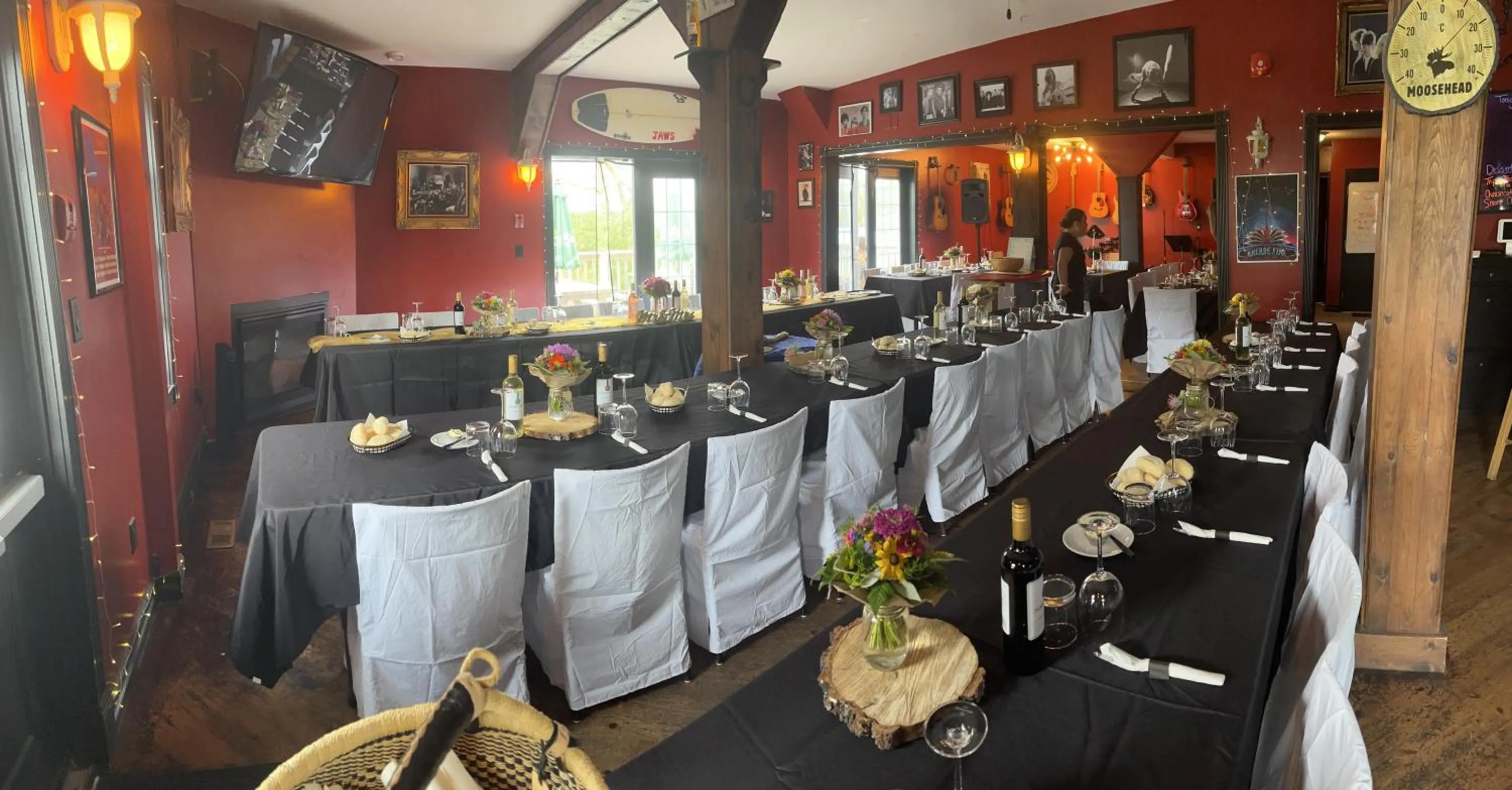 Groundswell Pub & Inn