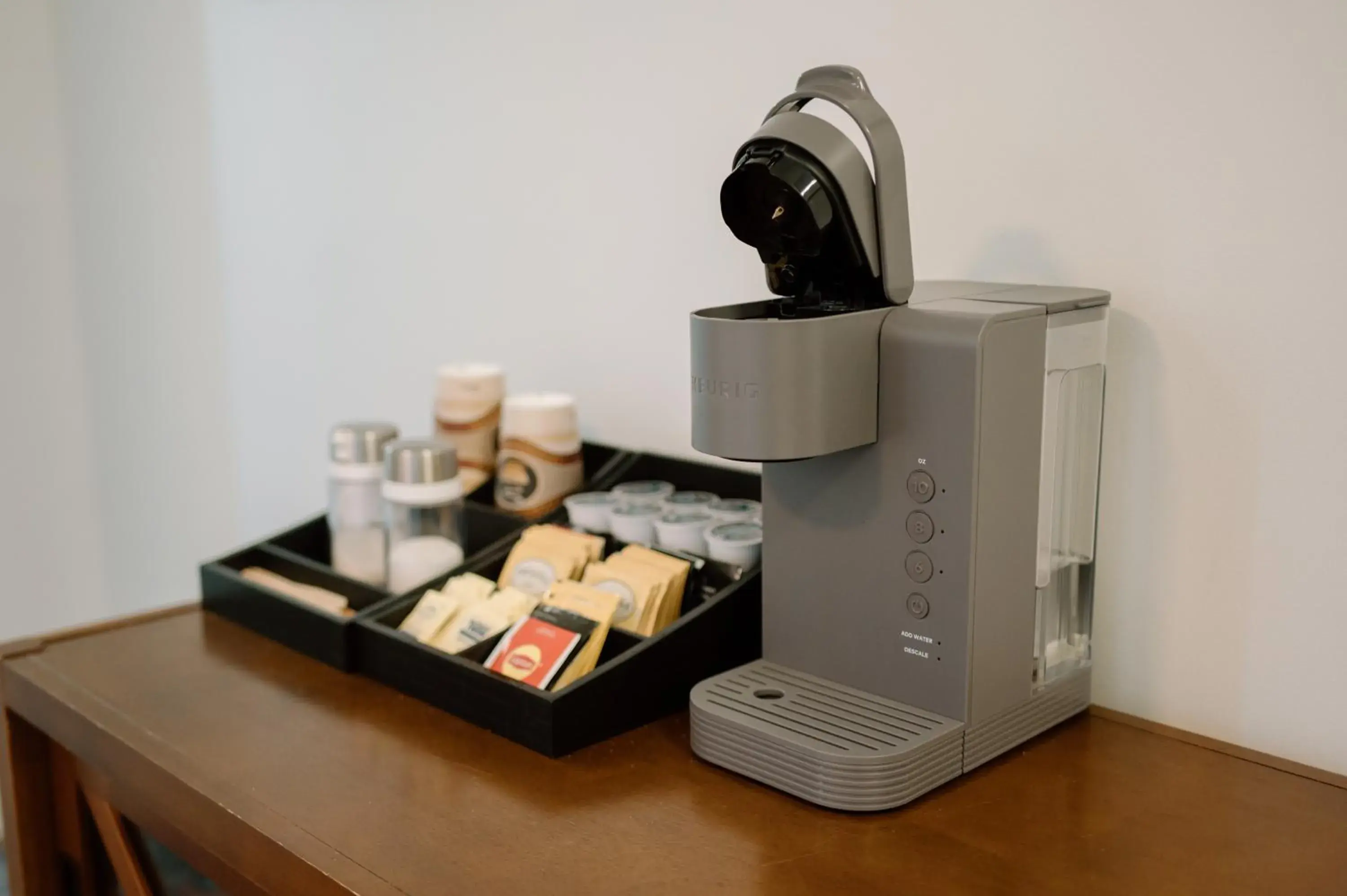 Deluxe Double or Twin Room with Ocean View in Groundswell Pub & Inn Deluxe Double or Twin Room with Ocean View in Groundswell Pub & Inn