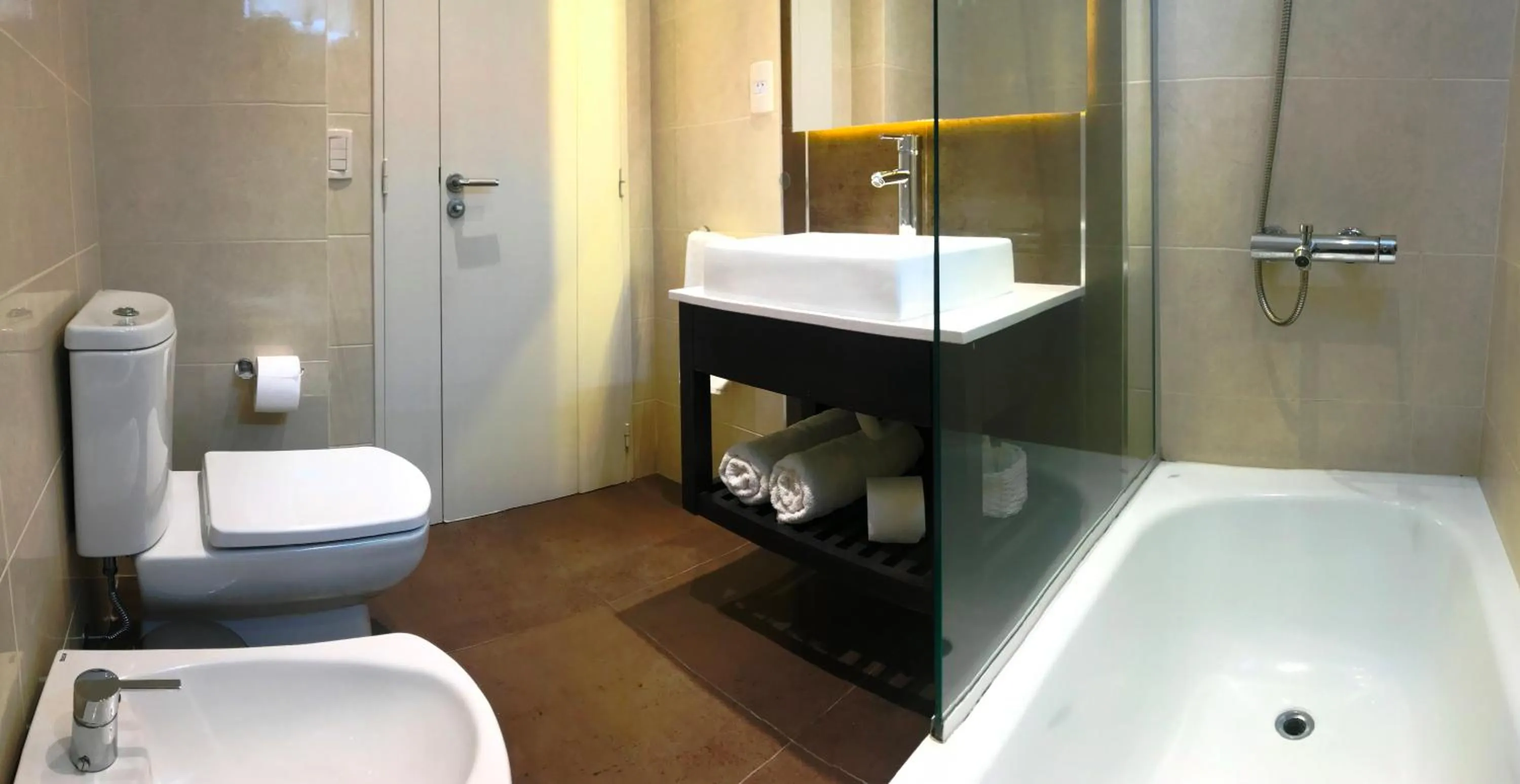 Bathroom in Lemon Suites