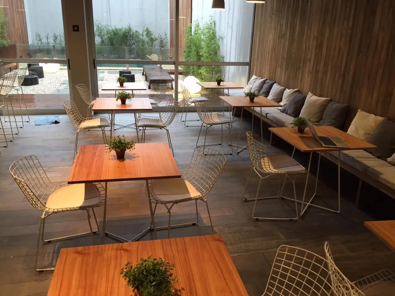 Lounge or bar in Lemon Suites