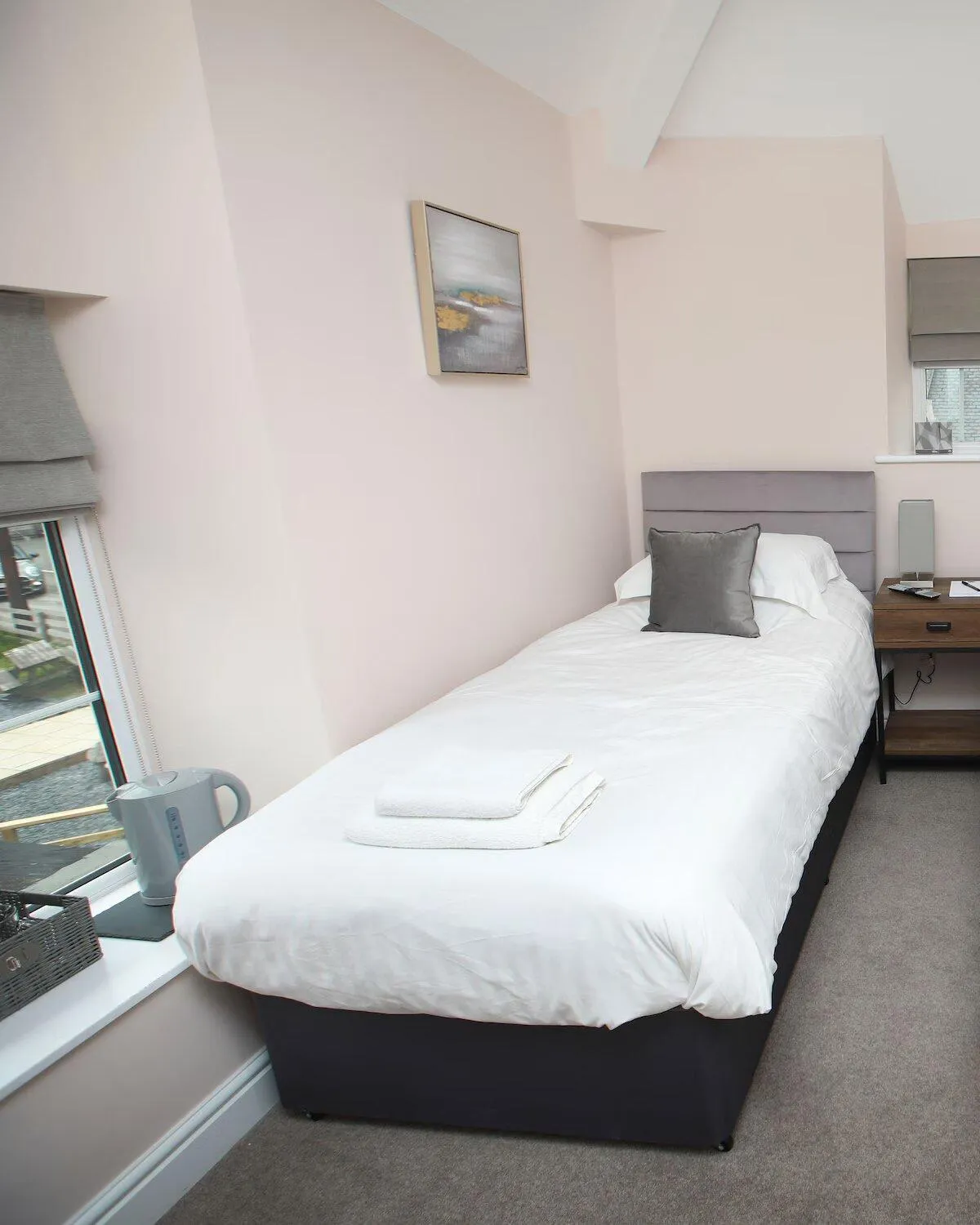 Bedroom, Bed in OYO Glyn Valley Hotel