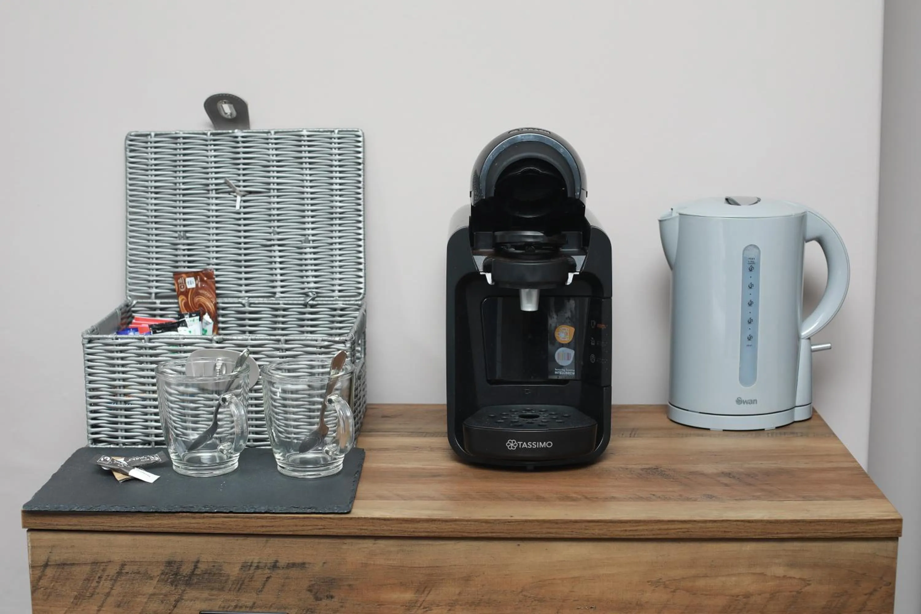 Coffee/tea facilities in OYO Glyn Valley Hotel