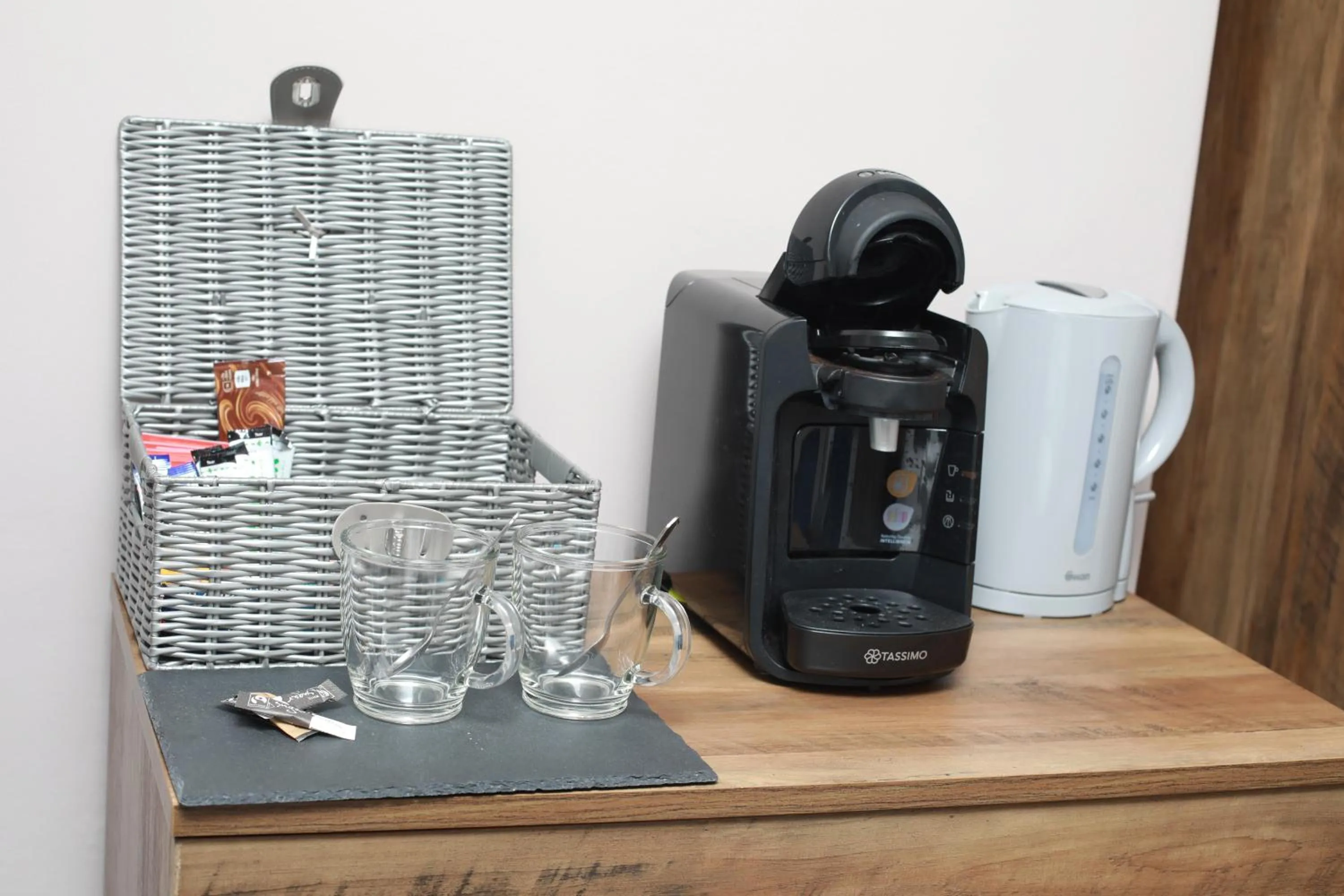 Coffee/tea facilities in OYO Glyn Valley Hotel