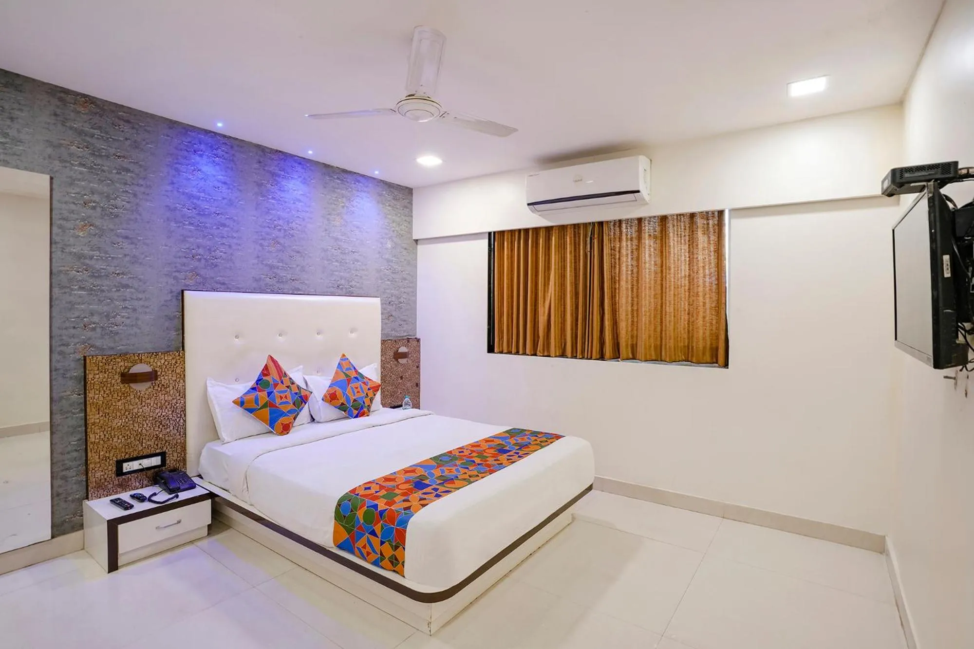 Deluxe Room - single occupancy in FabHotel Golden Star