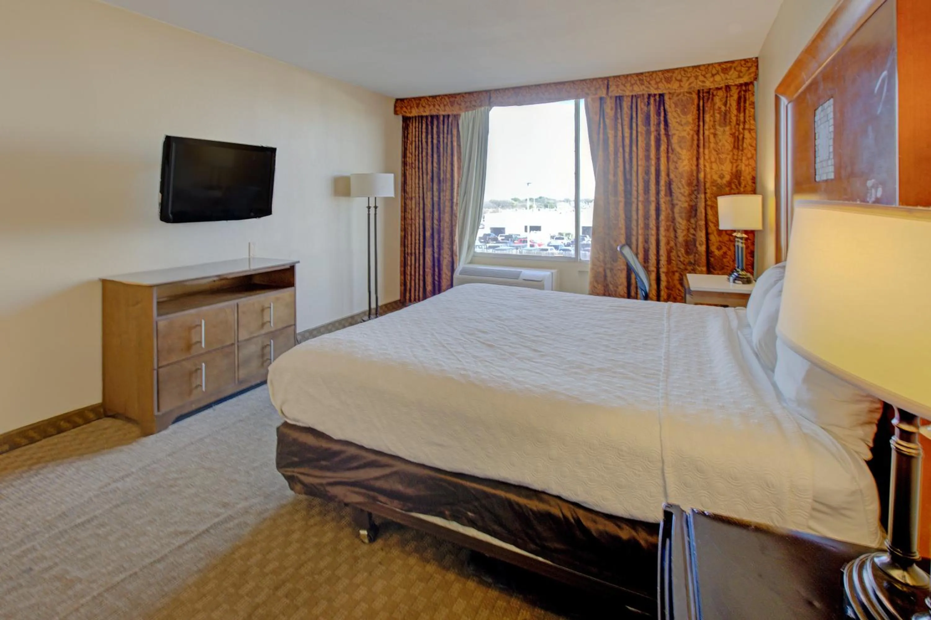 Bedroom, Bed in Capital O Duncanville Tx