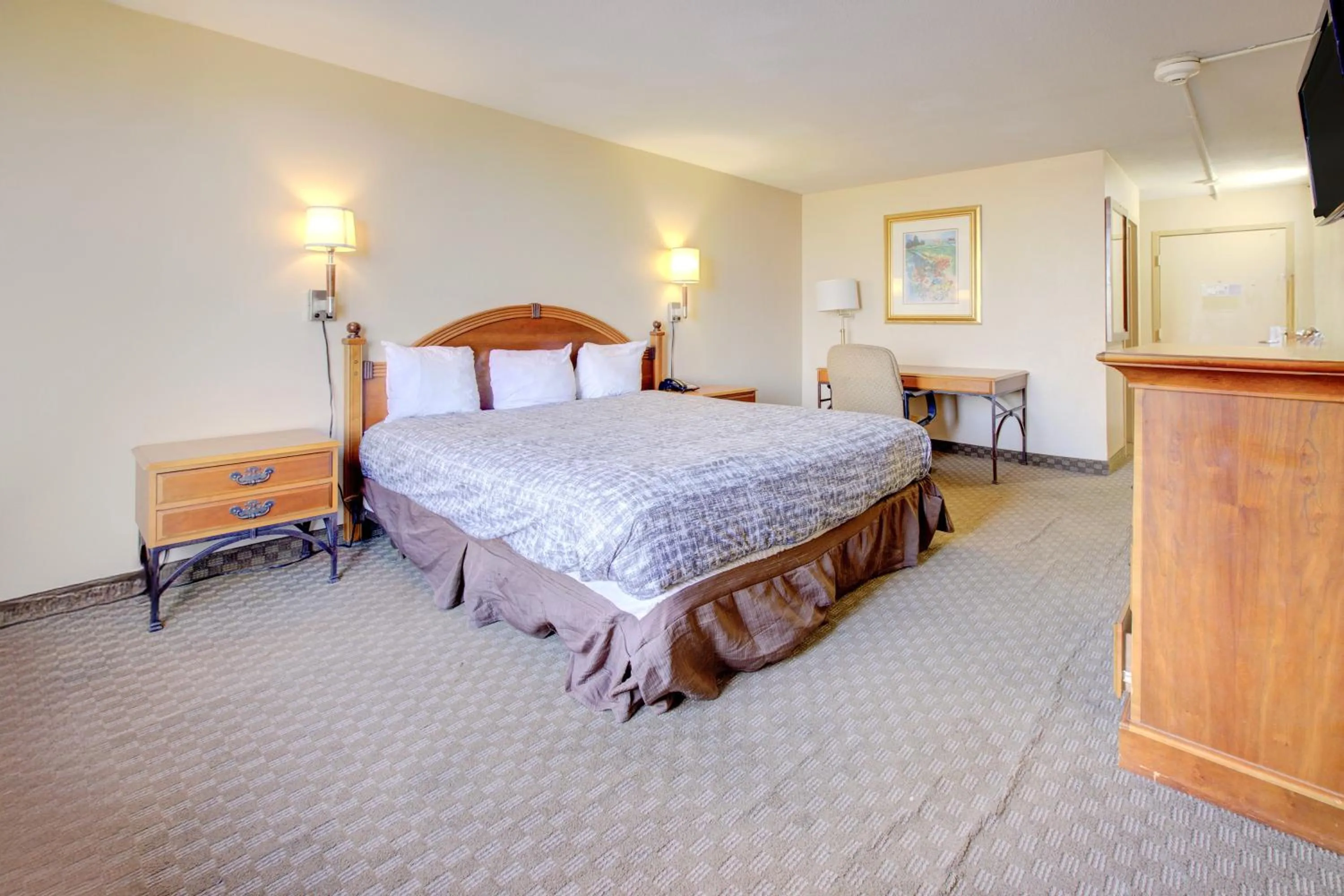 Bedroom, Bed in Capital O Duncanville Tx