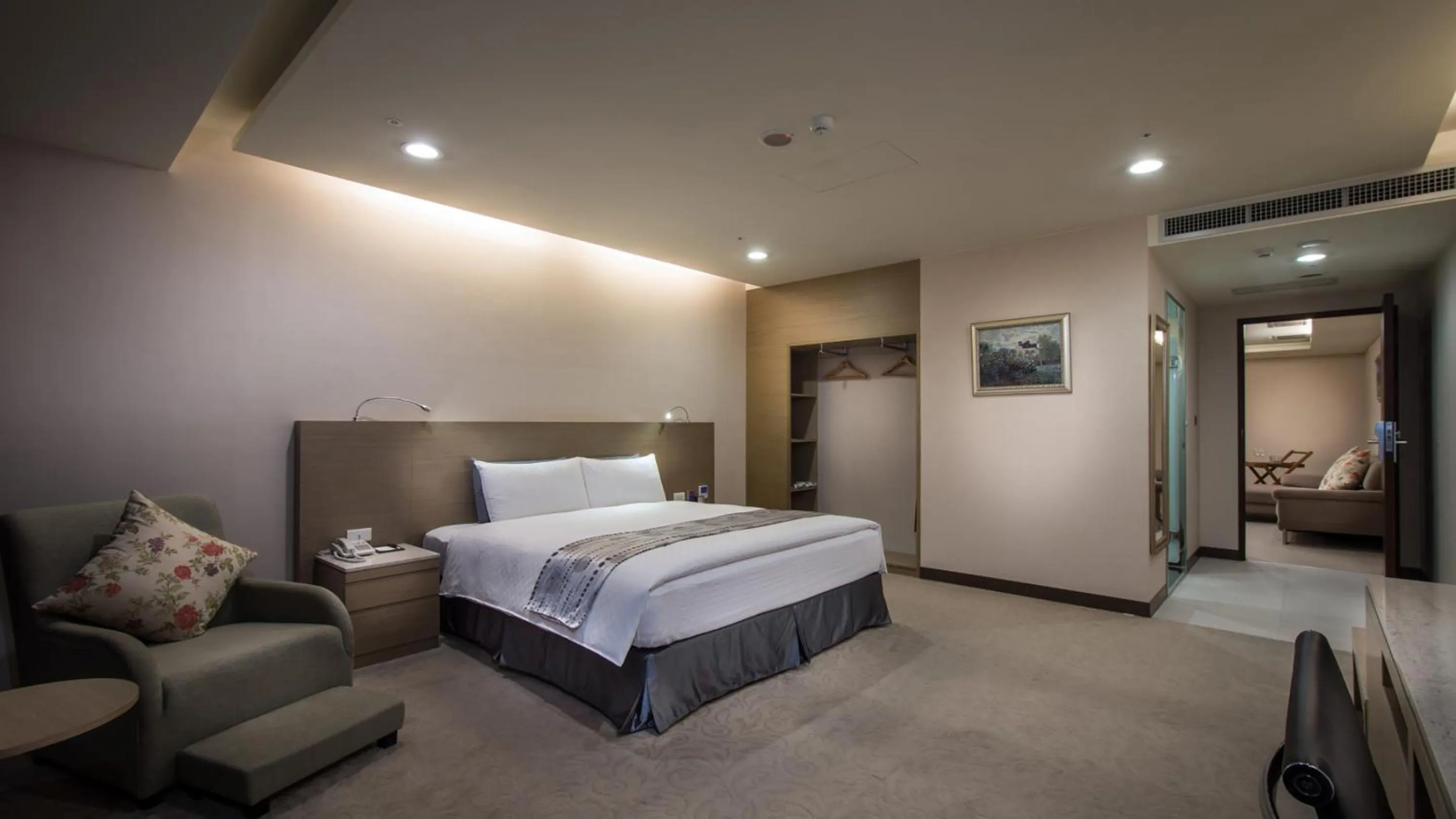 Bedroom, Bed in Zhong Ke Hotel