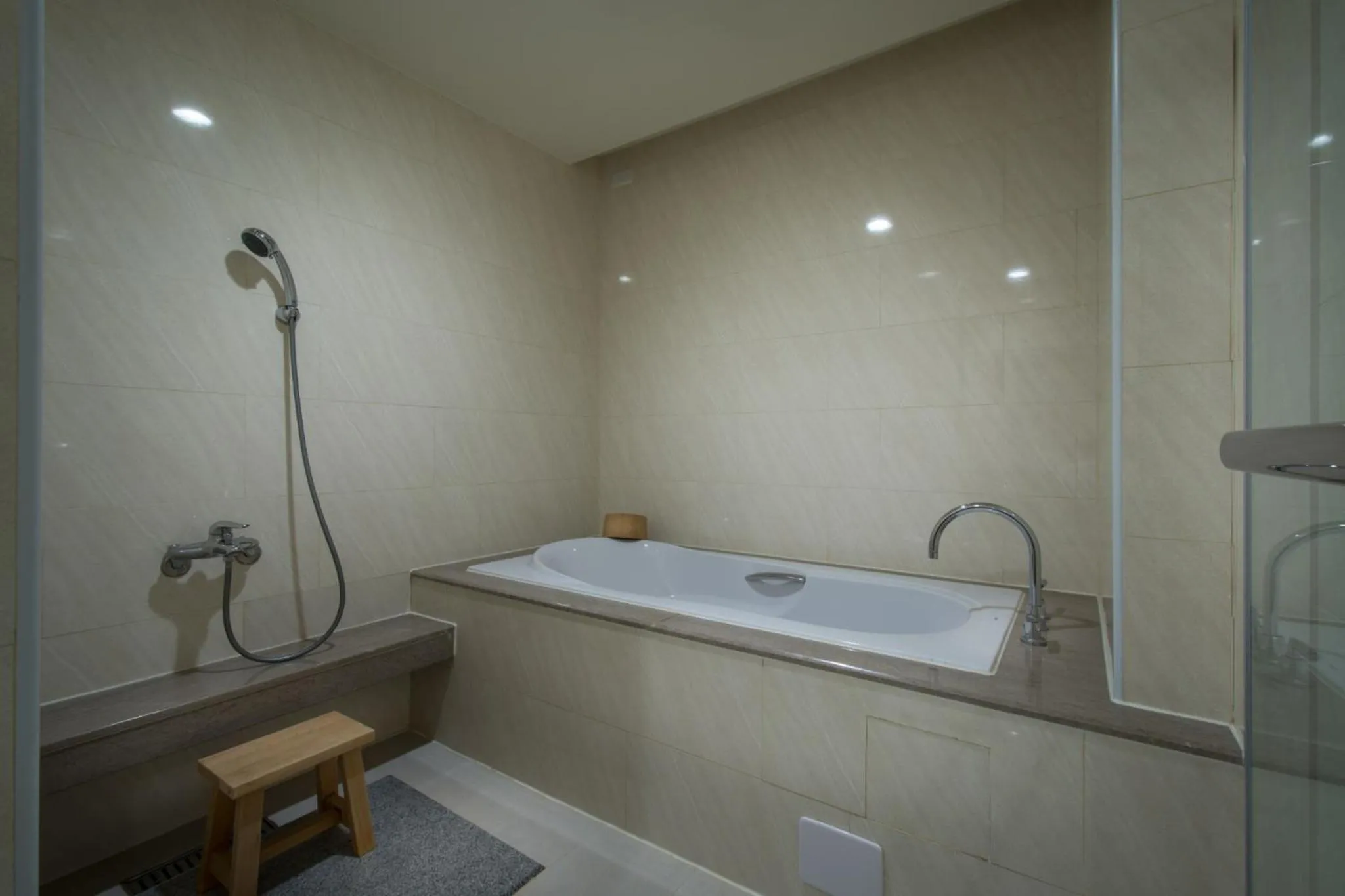 Shower in Zhong Ke Hotel