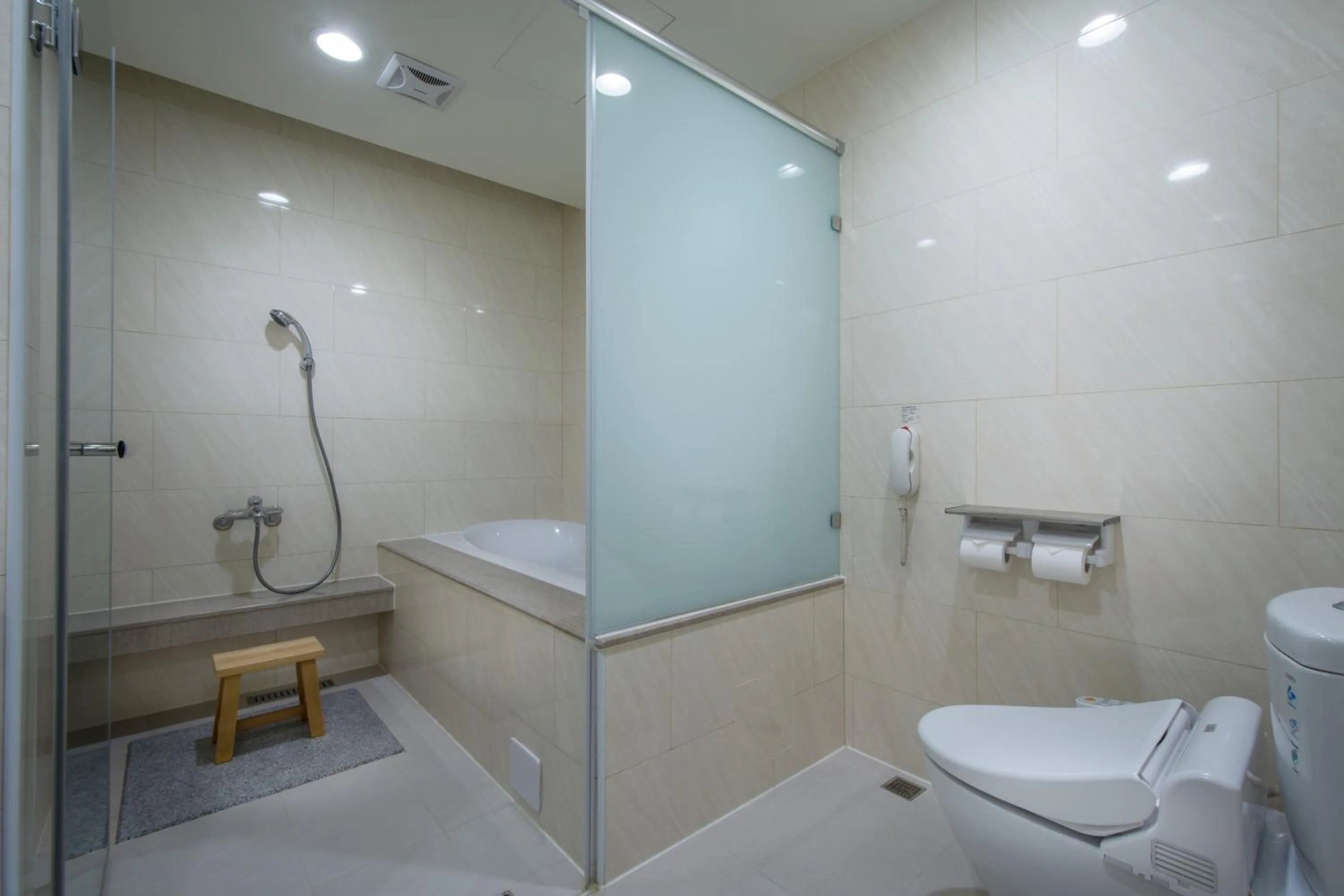 Shower in Zhong Ke Hotel