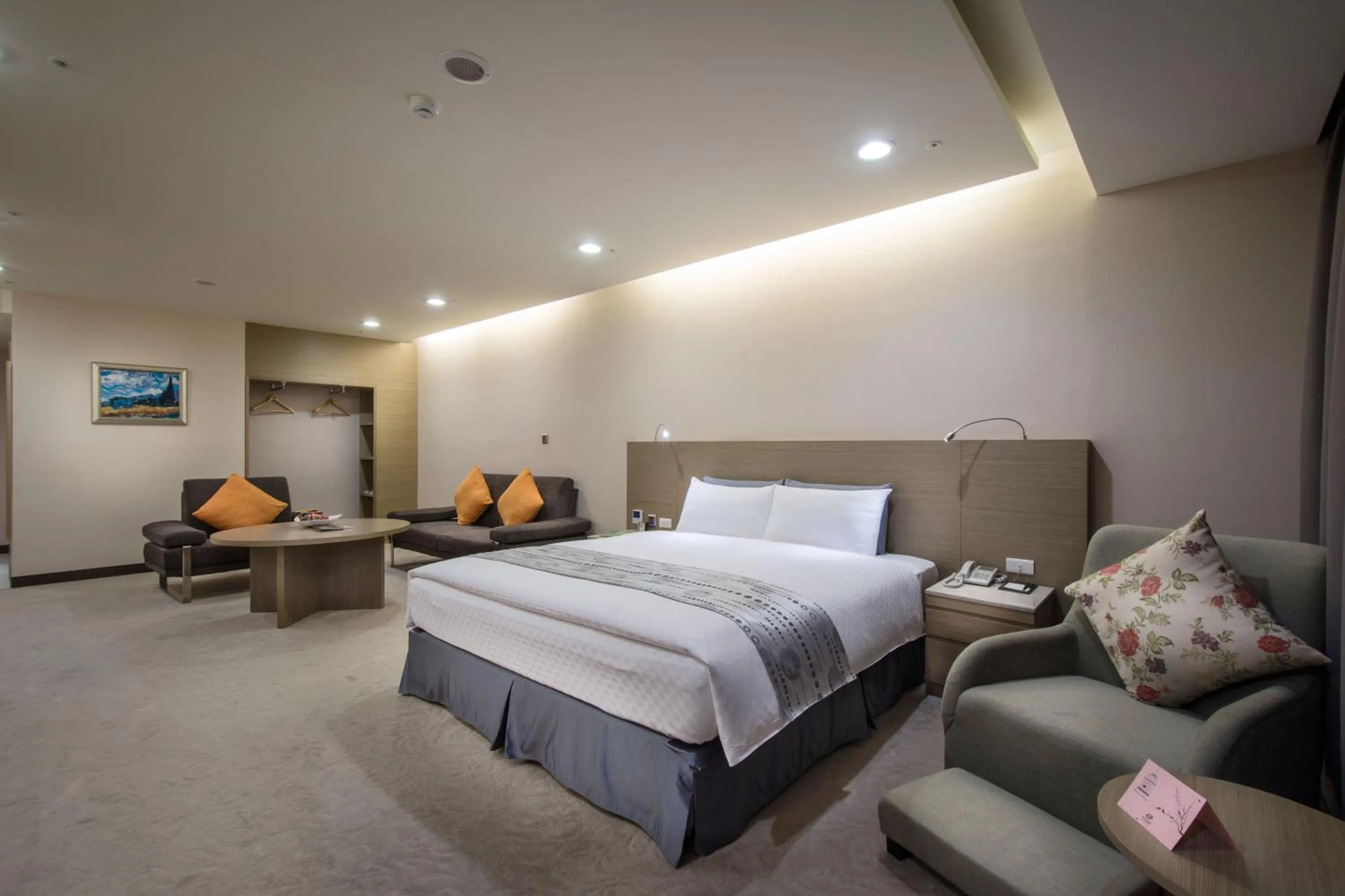 Bed in Zhong Ke Hotel