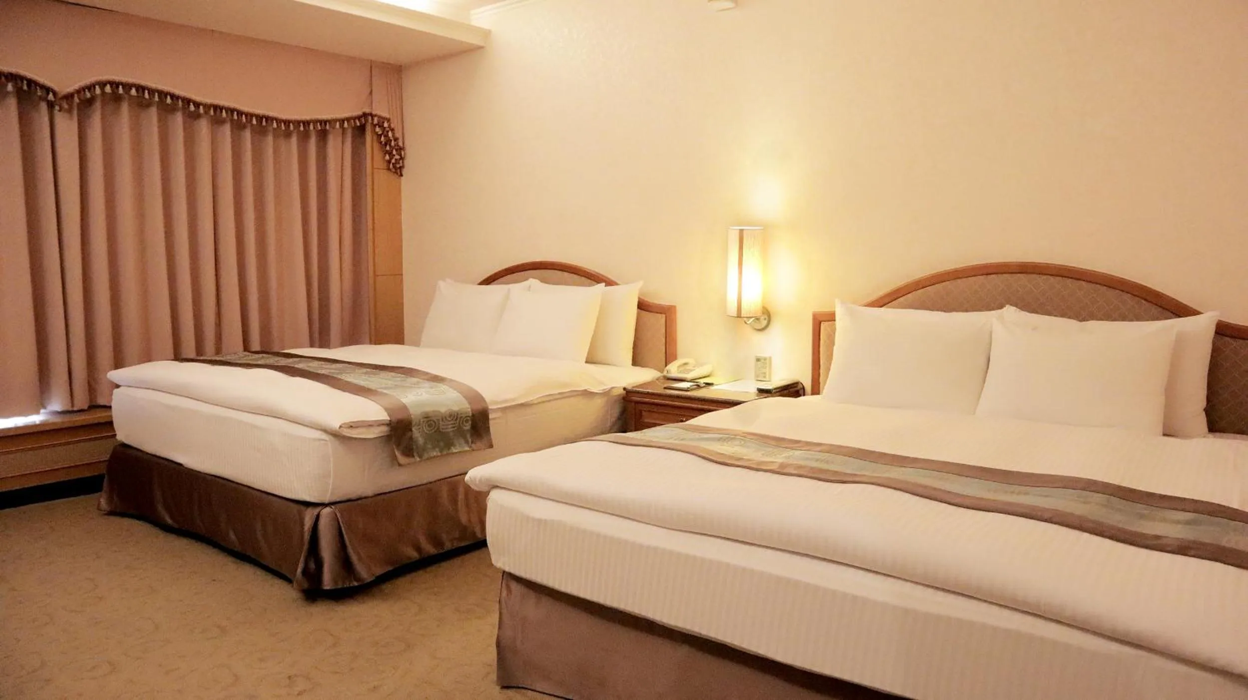 Photo of the whole room, Bed in Zhong Ke Hotel