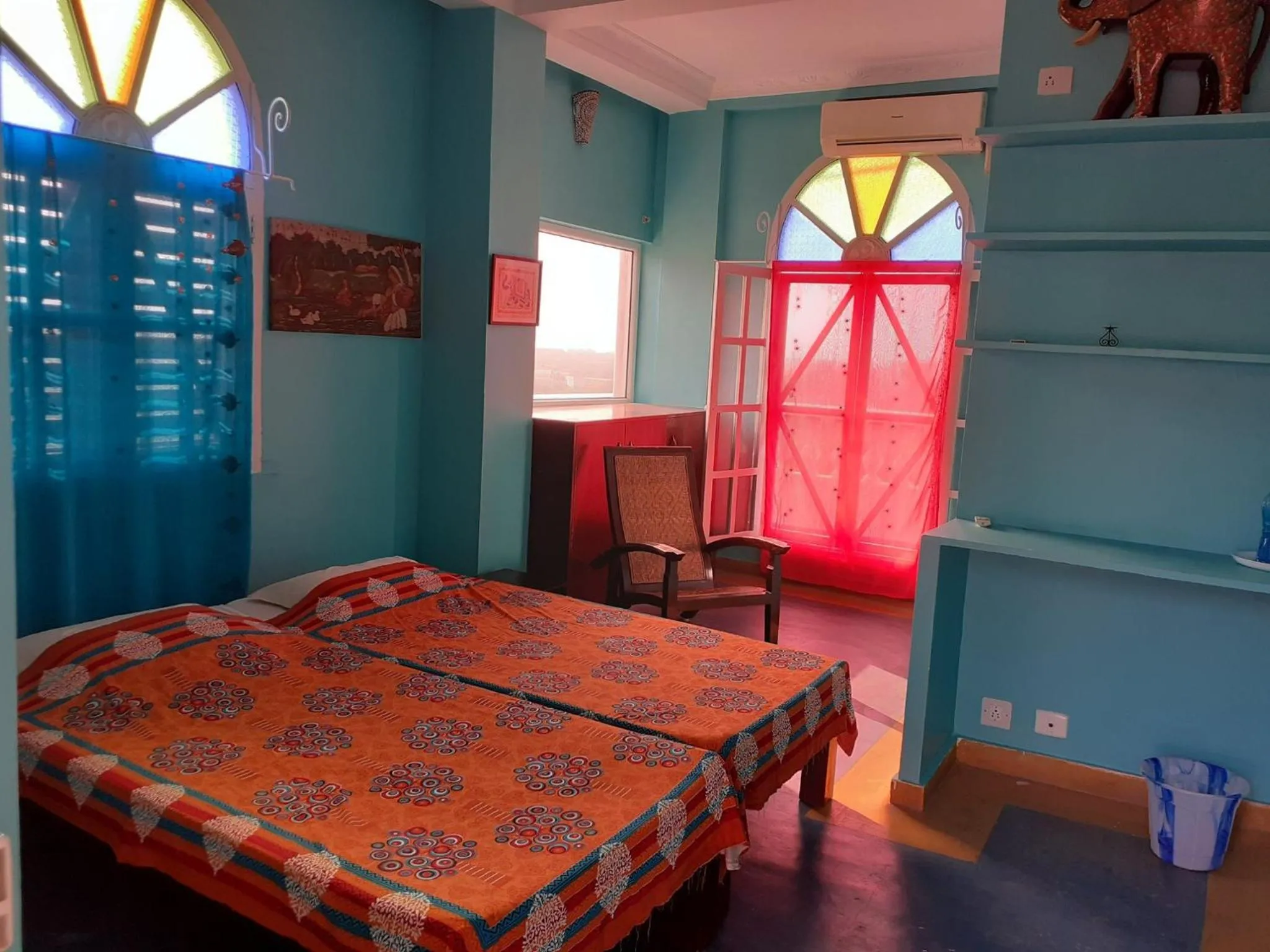 Double or Twin Room with Private Bathroom in Holi-Wood Guesthouse