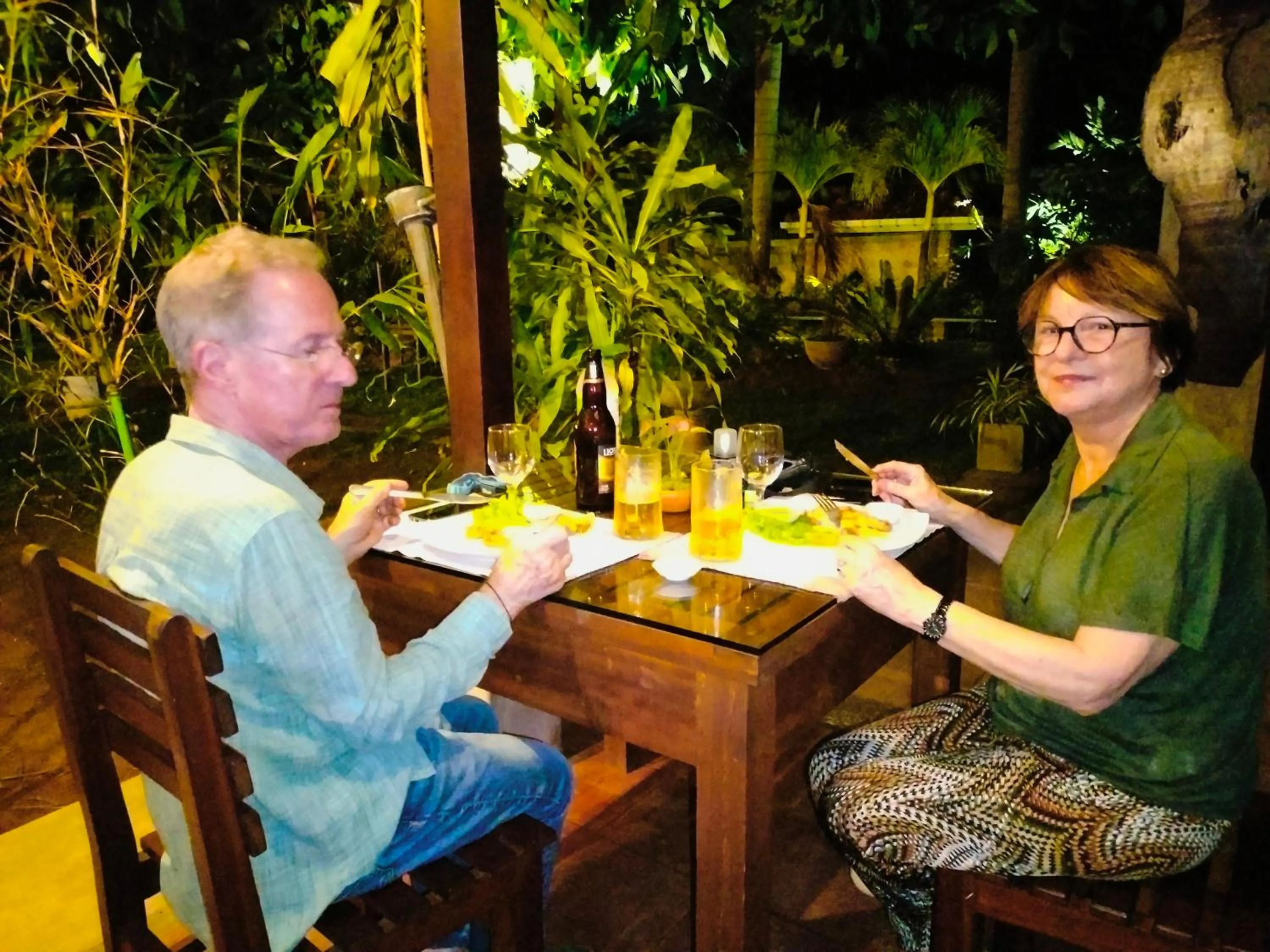 Restaurant/places to eat in Pavana Hotel