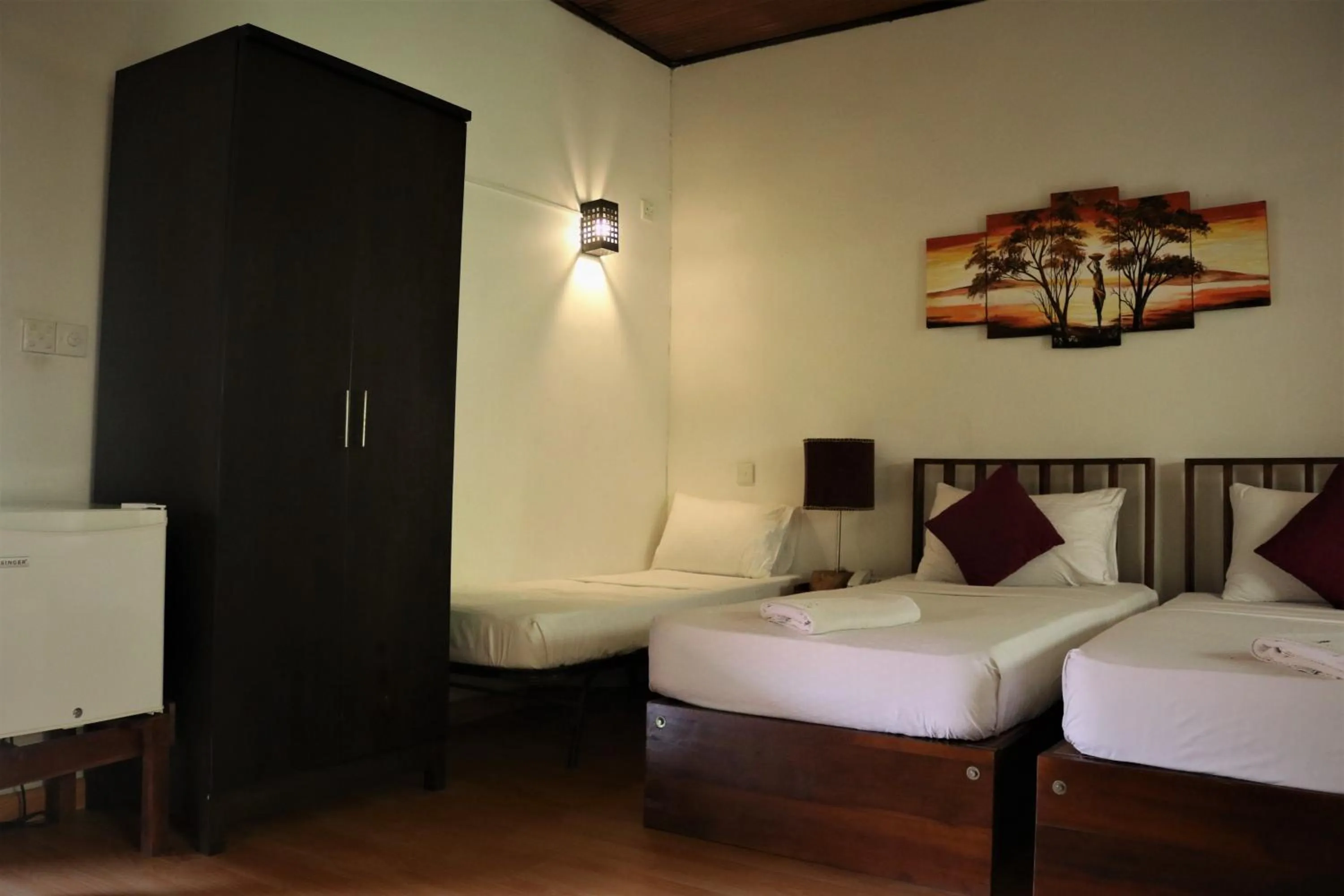 Property building, Bed in Pavana Hotel