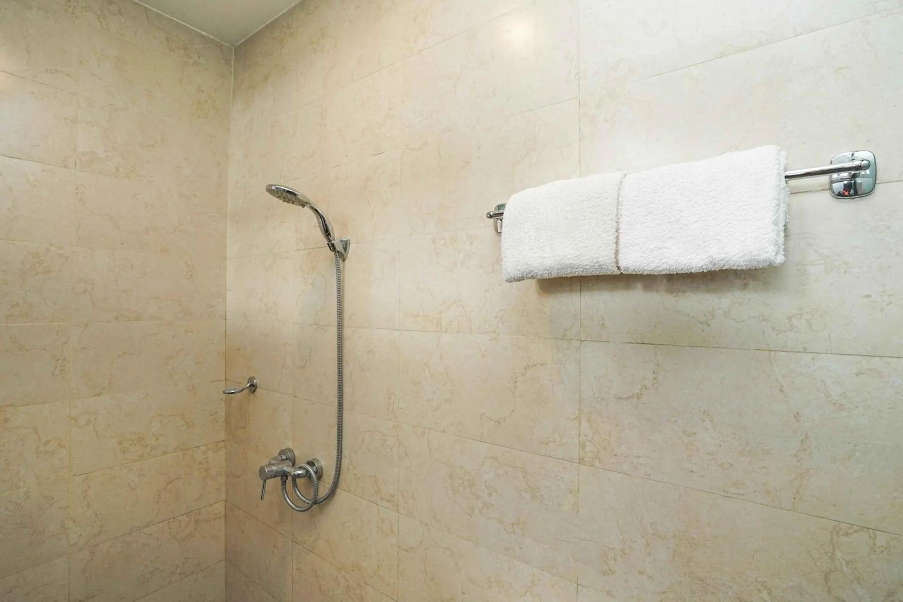 Shower in Noesa Heritage