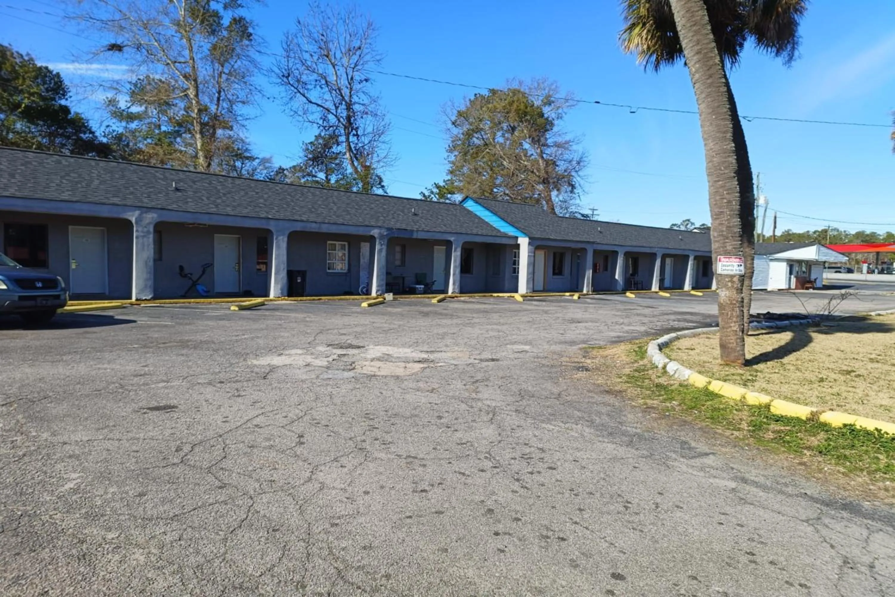 Property building in Crown Inn by OYO Orangeburg Hwy 301