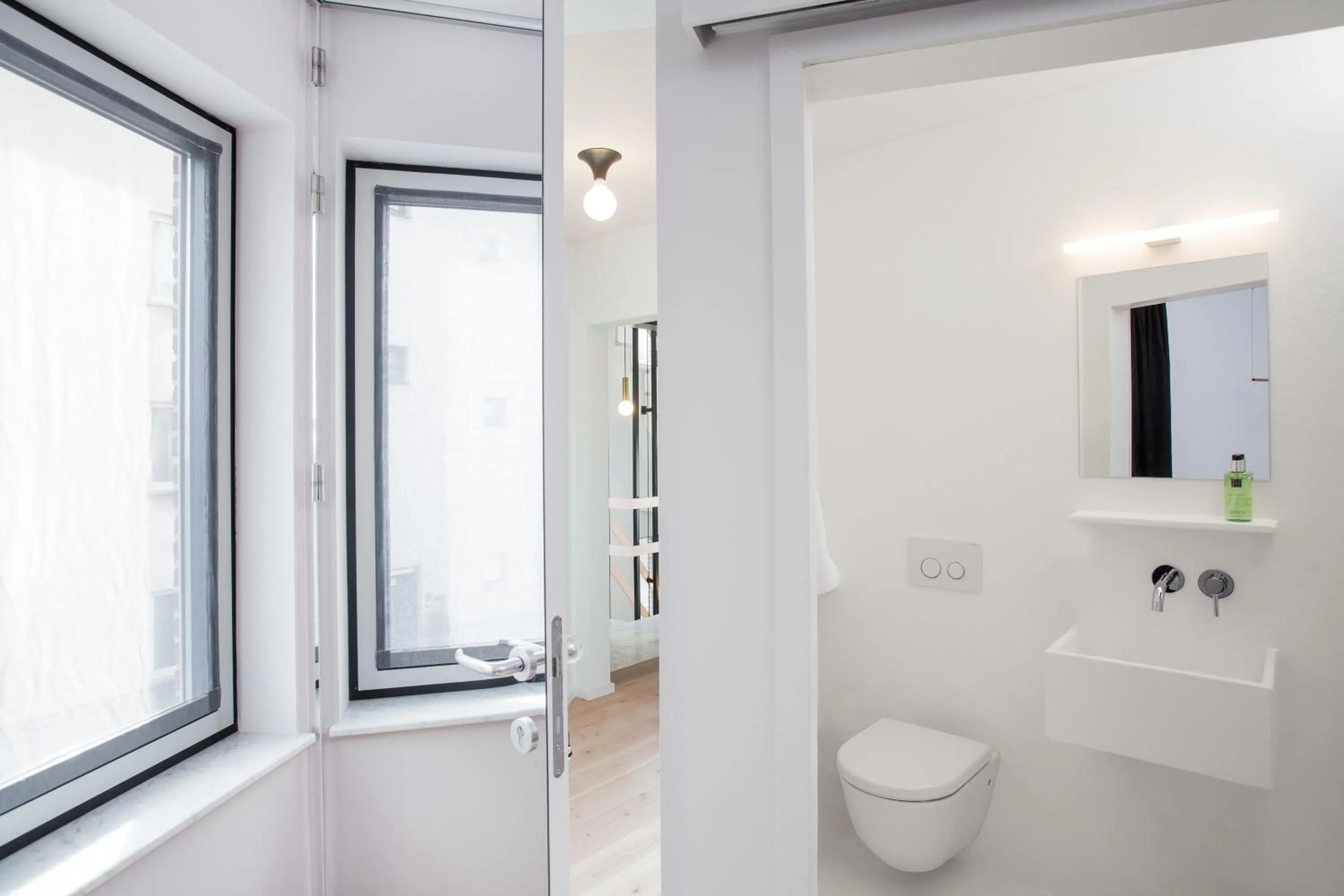 Toilet in B&B Lucy in the Sky