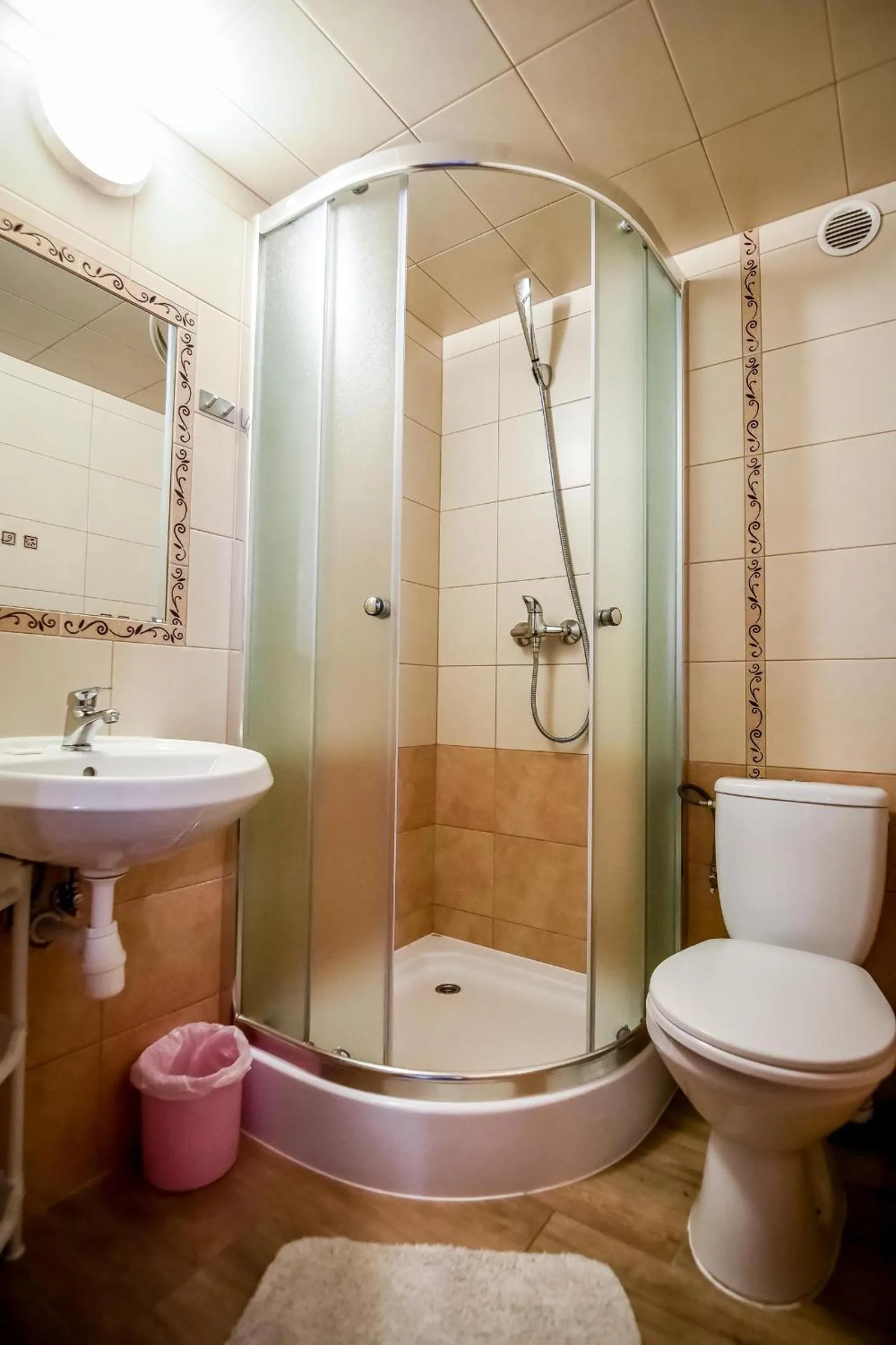 Shower in Willa Modra