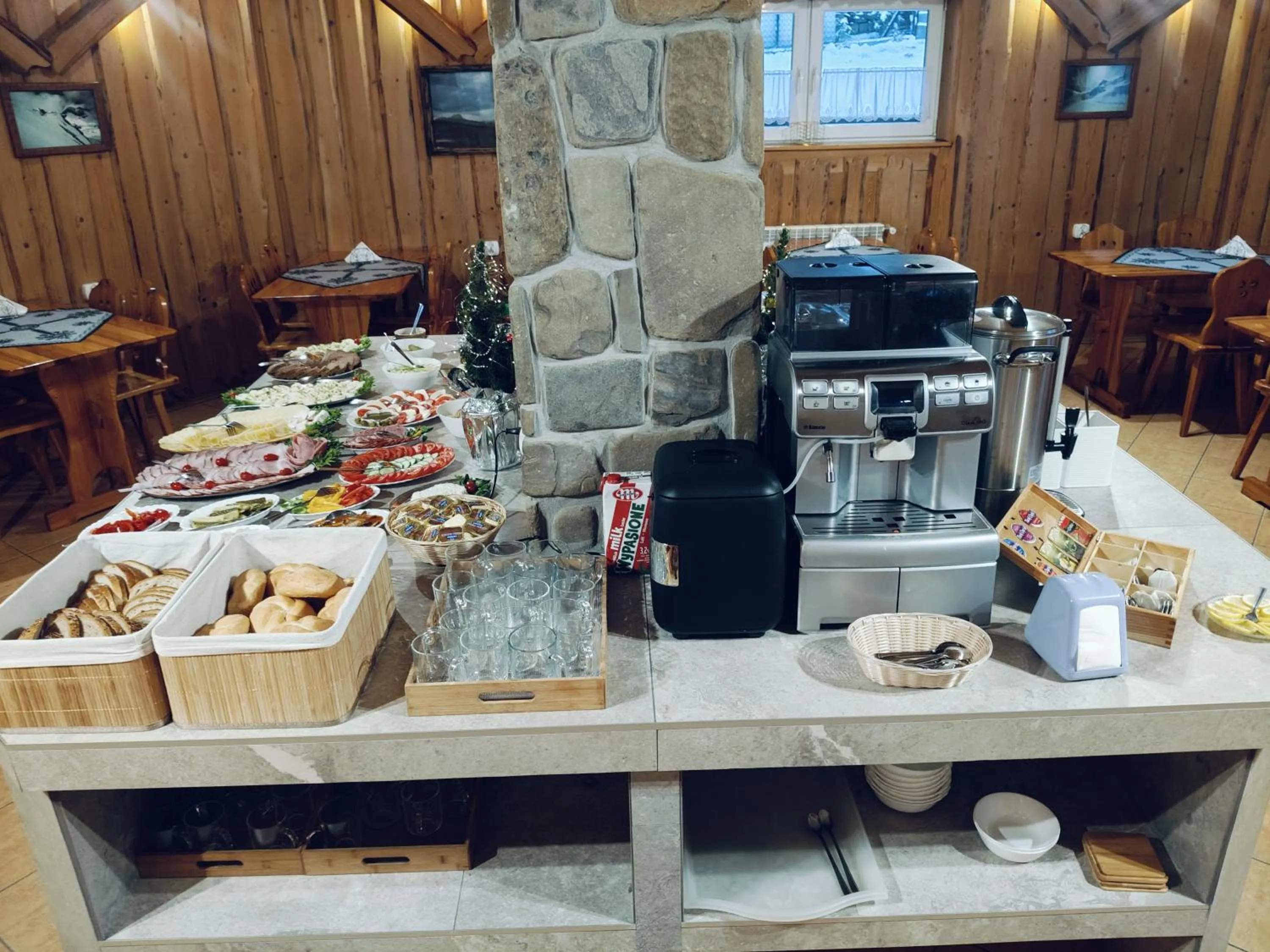 Dining area in Willa Modra