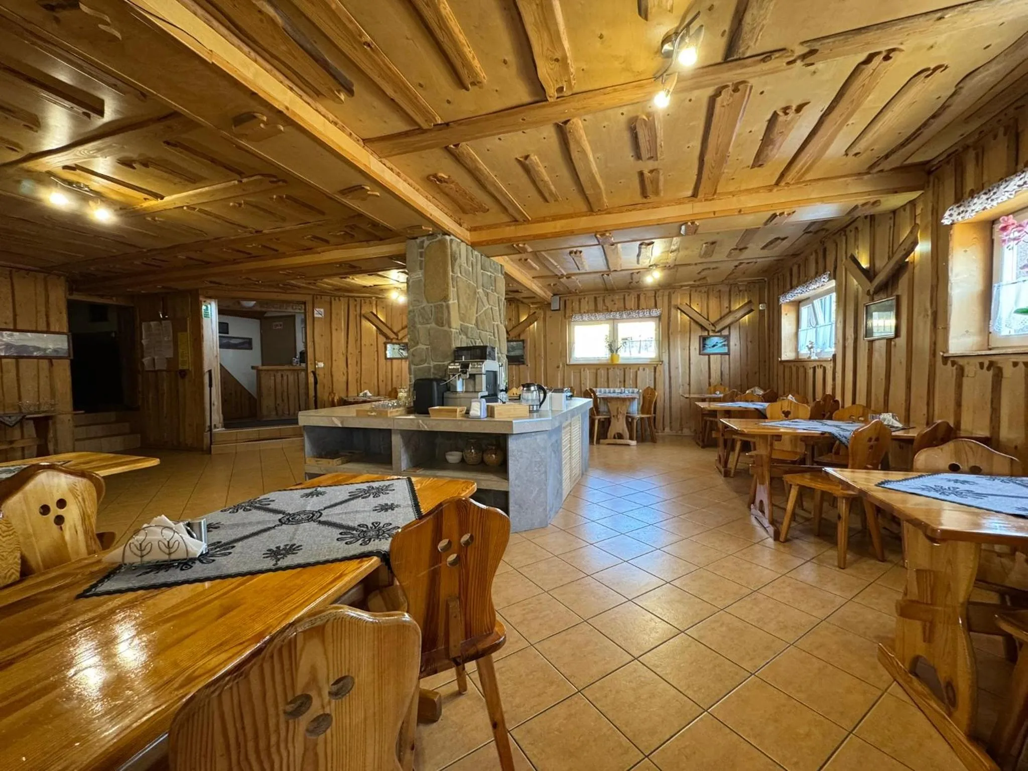 Dining area in Willa Modra