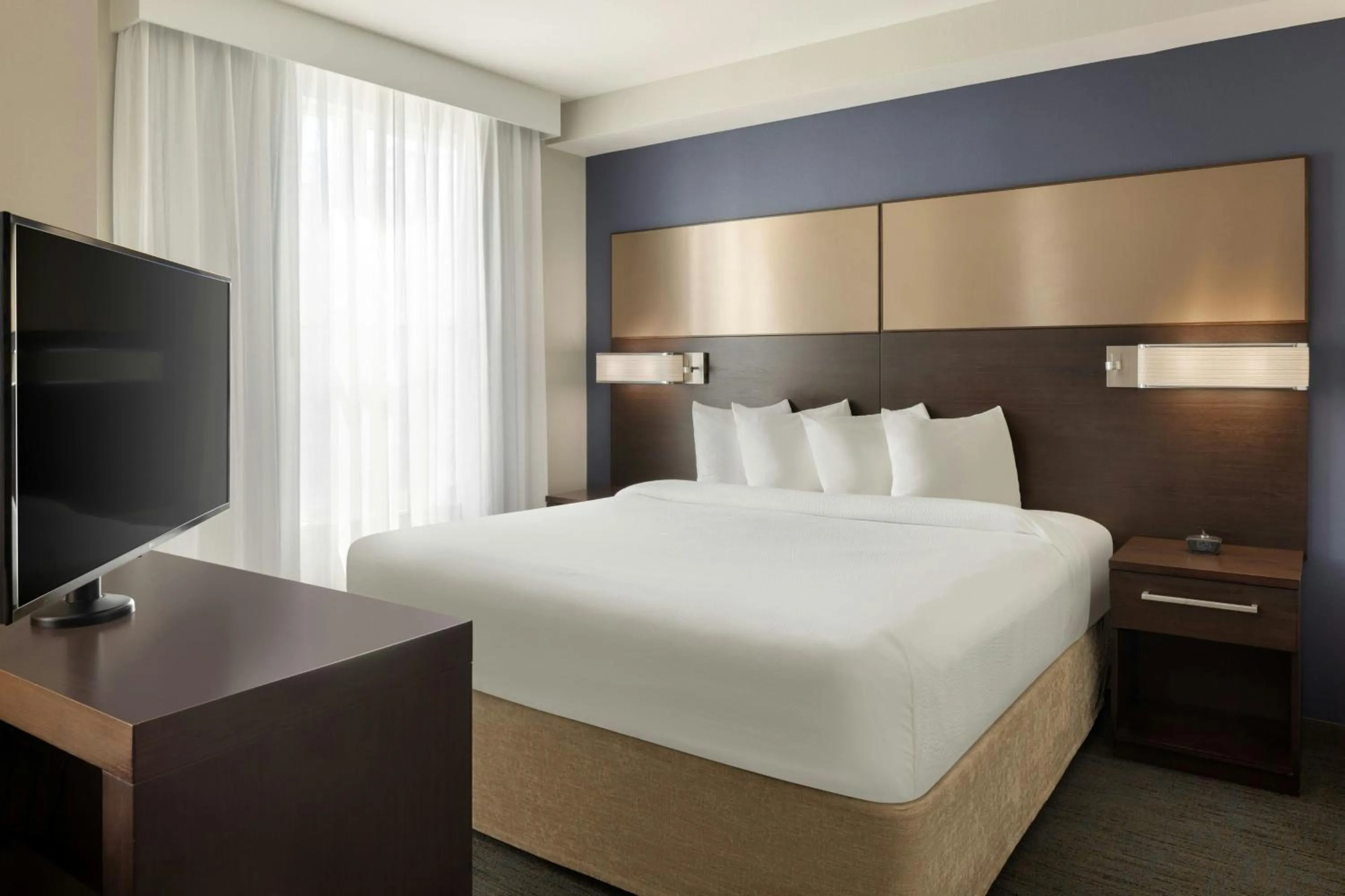 Photo of the whole room, Bed in Residence Inn by Marriott Orlando Downtown