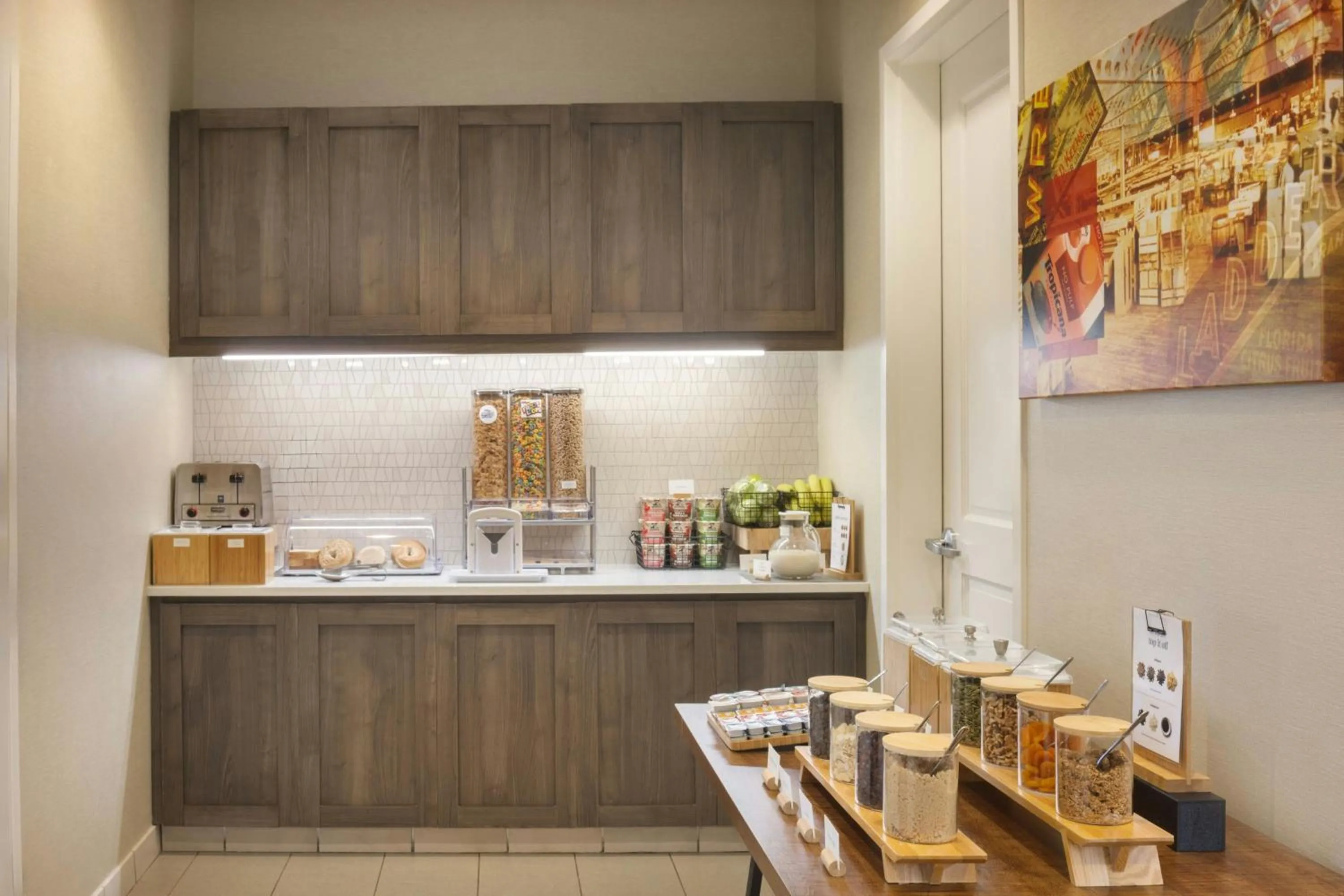 Breakfast in Residence Inn by Marriott Orlando Downtown