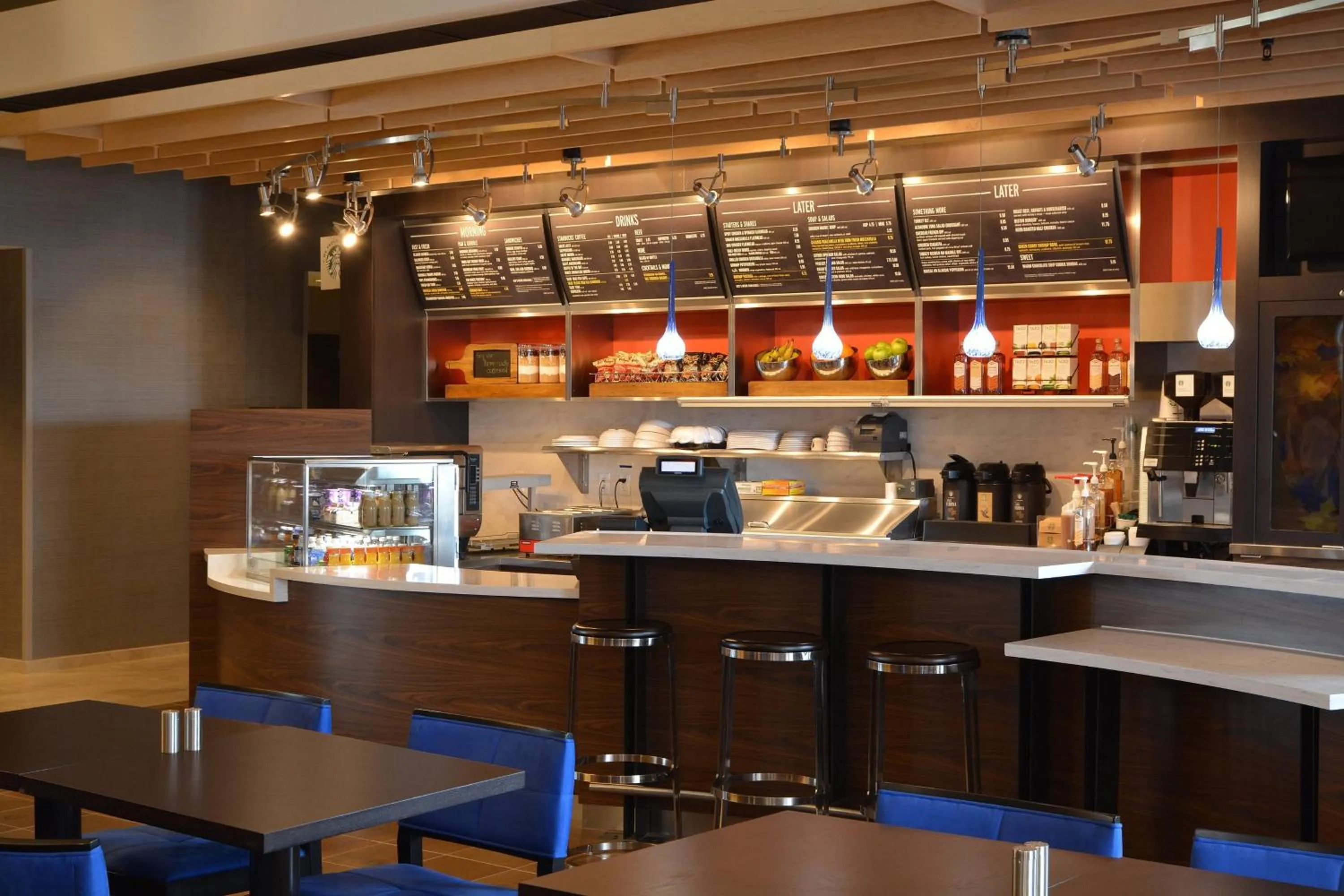 Restaurant/places to eat in Courtyard by Marriott Youngstown Canfield