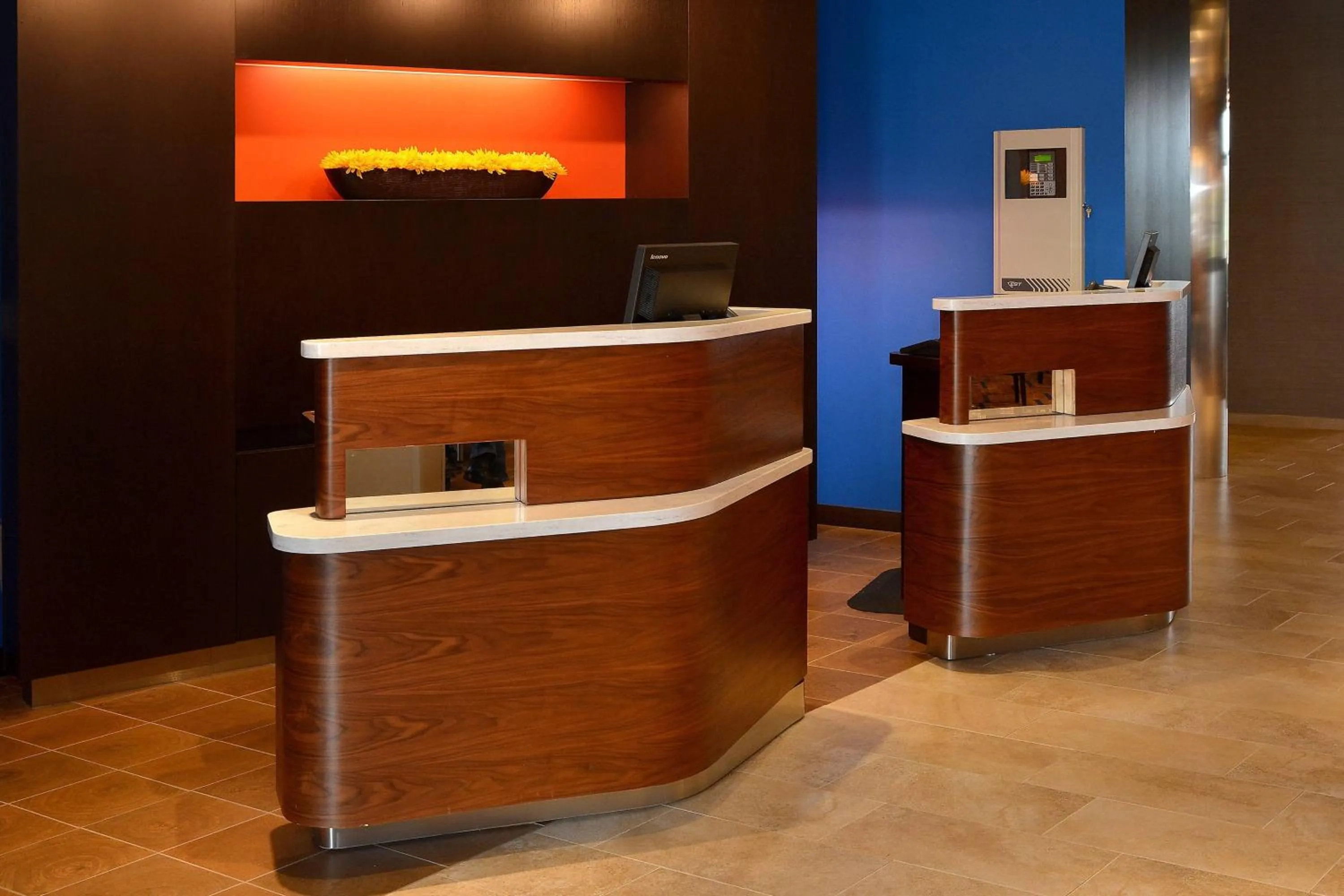 Lobby or reception in Courtyard by Marriott Youngstown Canfield