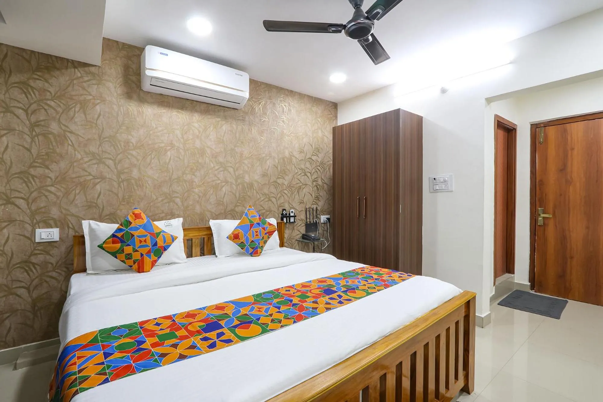 FabHotel VGR Comforts - Nr Khairtabad Metro Station