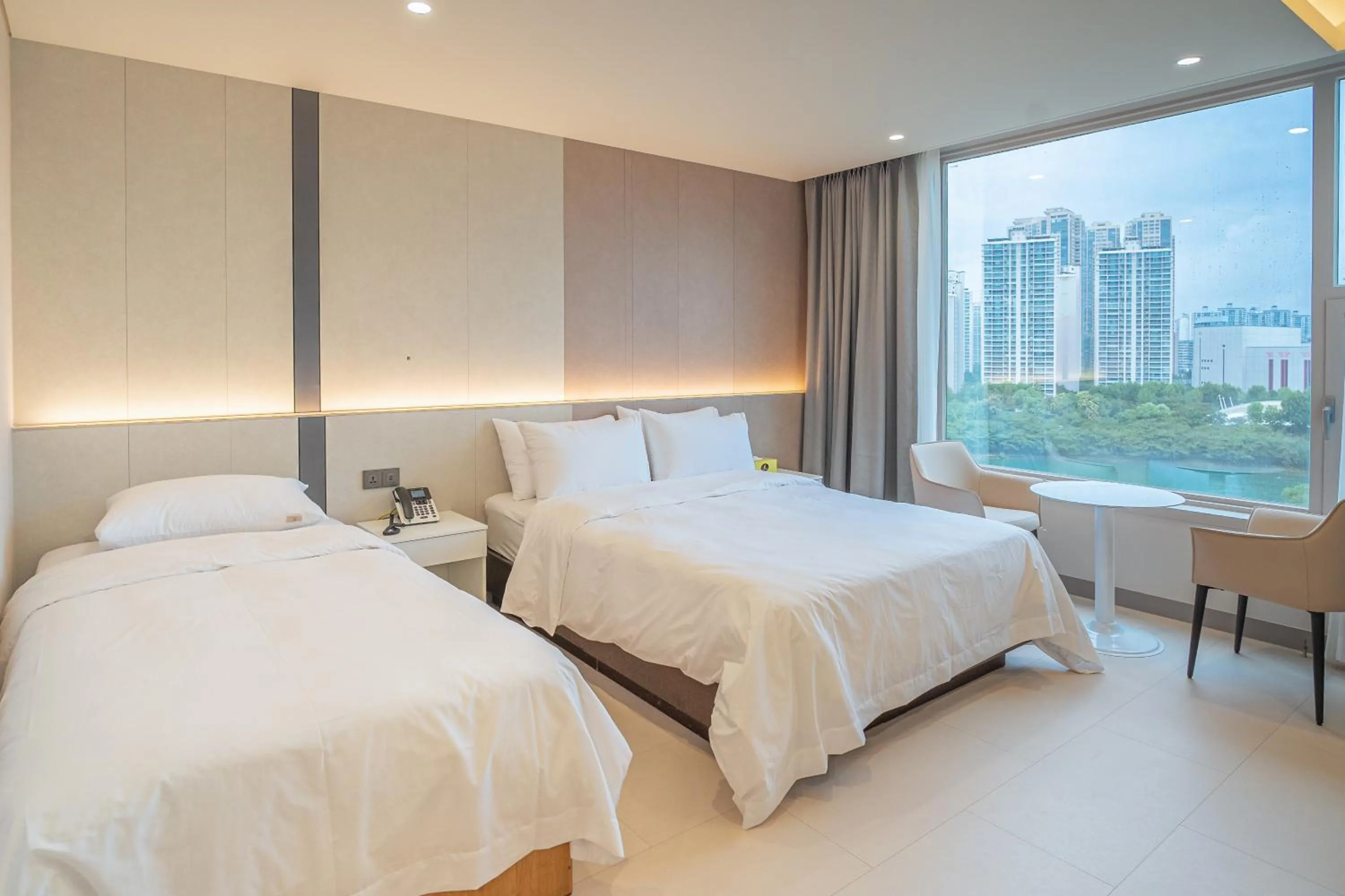 Bed in Lake Tourist Hotel