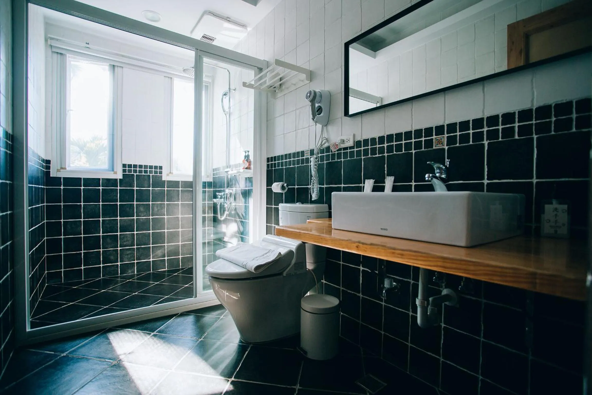 Shower in Look Bed and Breakfast