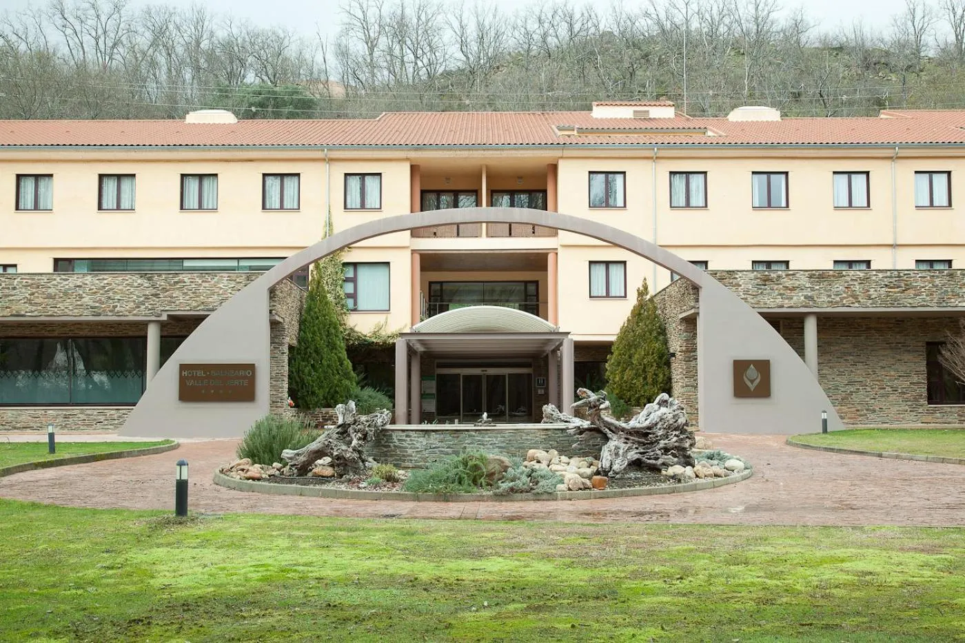 Property building in Hotel Balneario Valle del Jerte