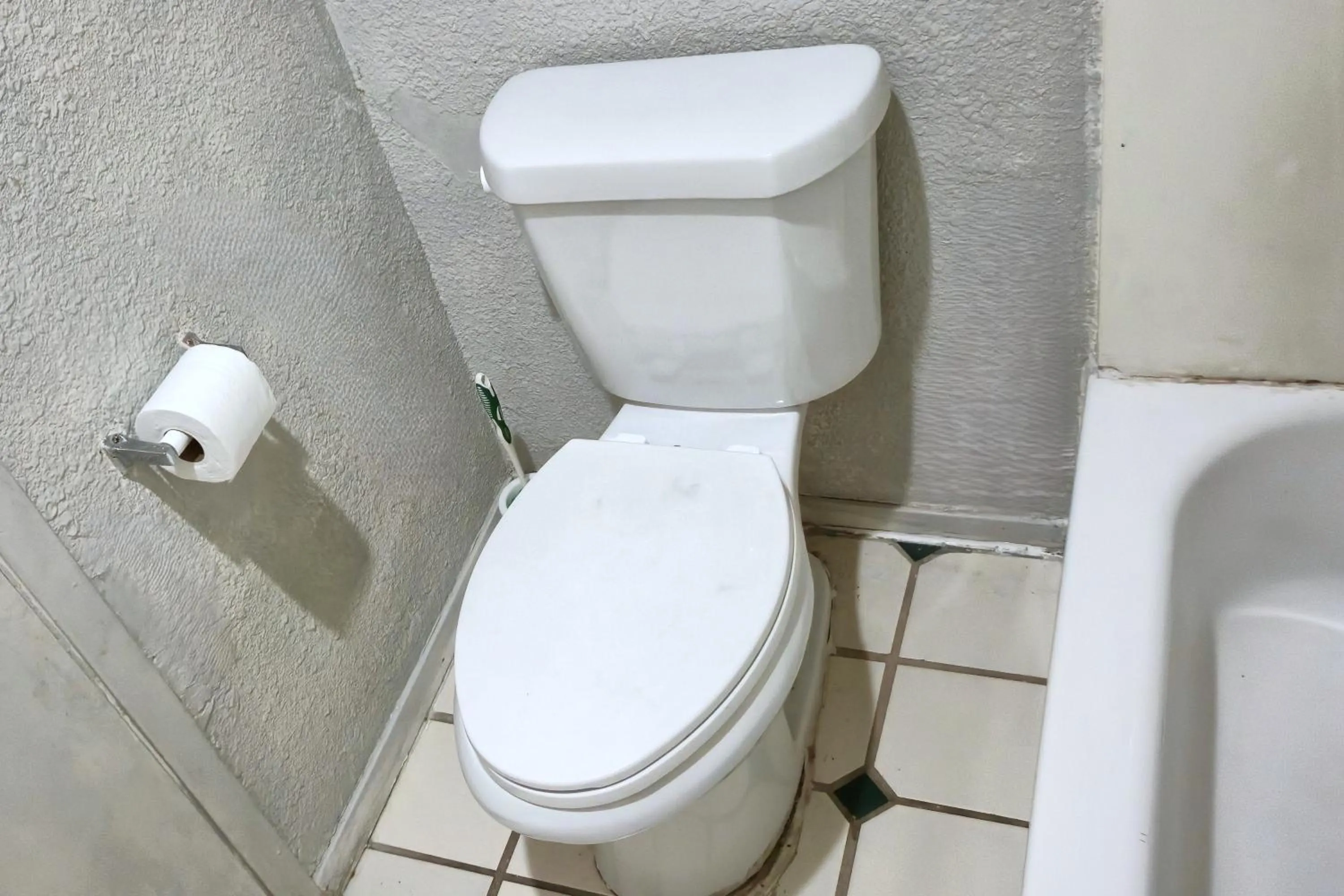 Bathroom in Deluxe Inn Motel By OYO Grand Prairie Interstate 30