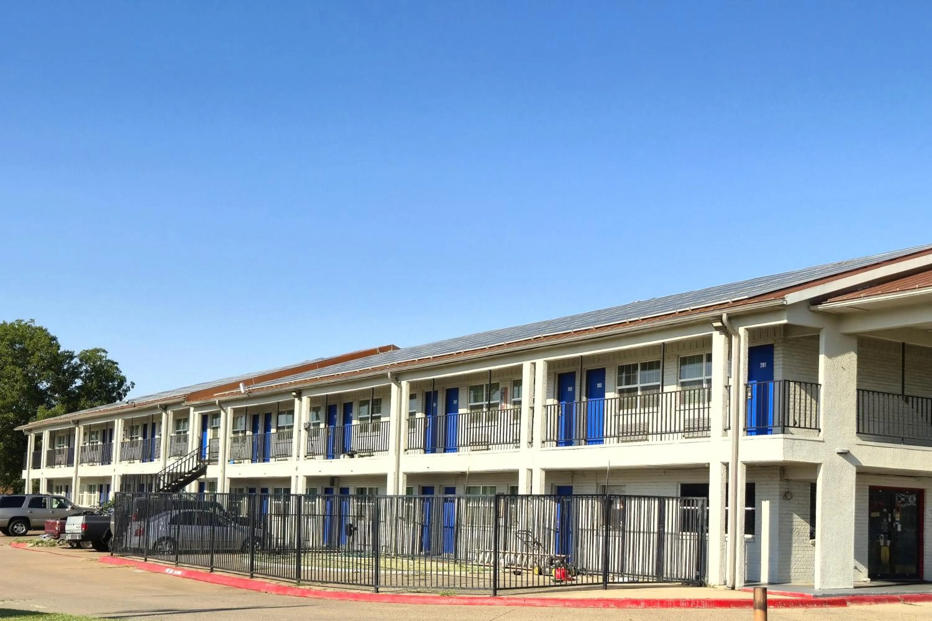 Property building in Deluxe Inn Motel By OYO Grand Prairie Interstate 30