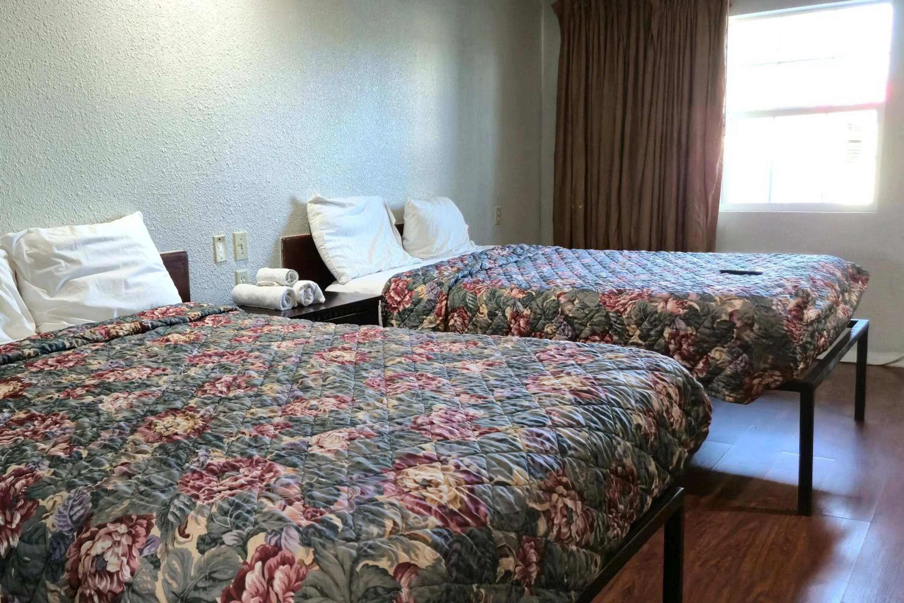 Bedroom, Bed in Deluxe Inn Motel By OYO Grand Prairie Interstate 30