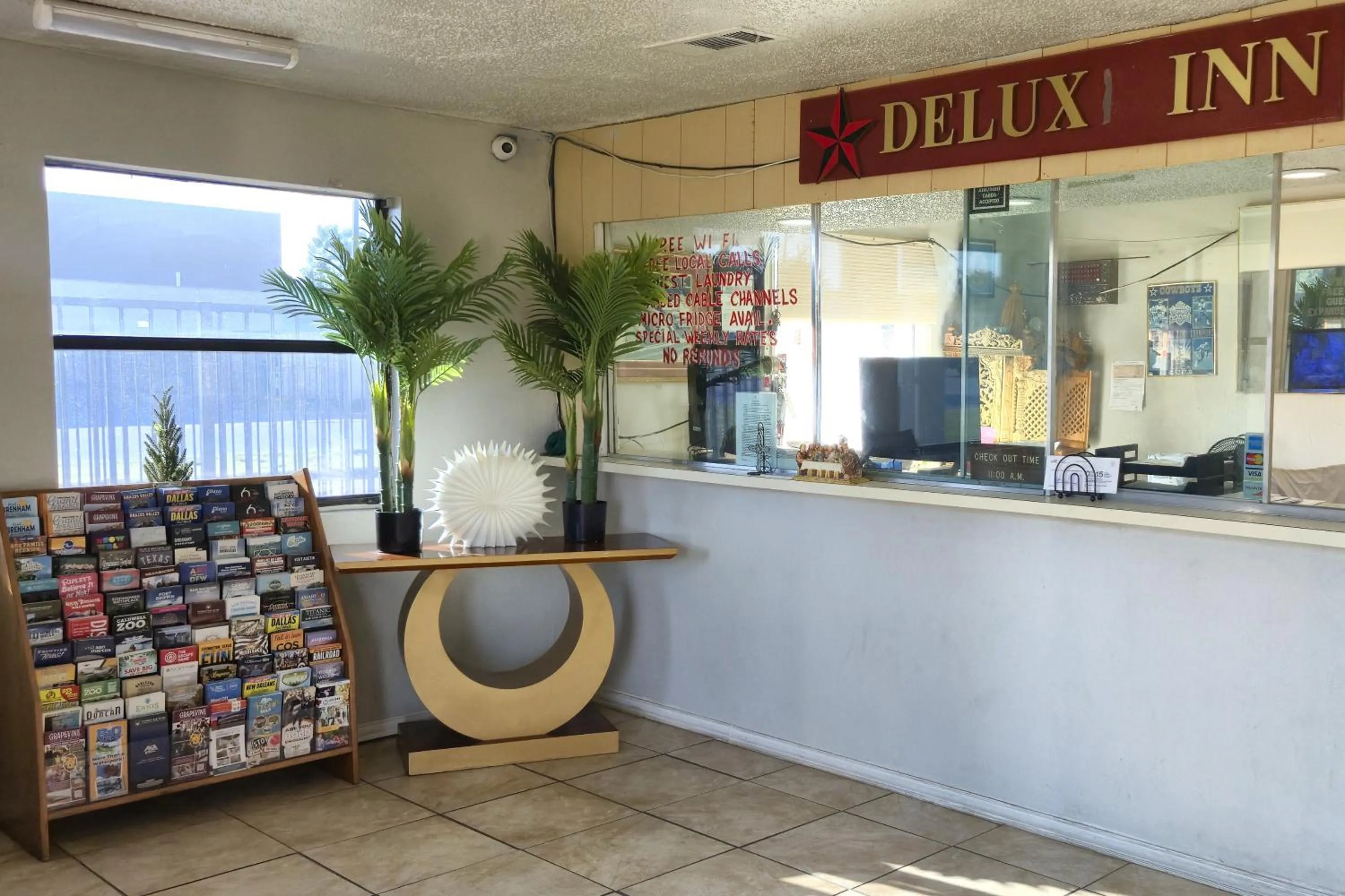 Lobby or reception in Deluxe Inn Motel By OYO Grand Prairie Interstate 30